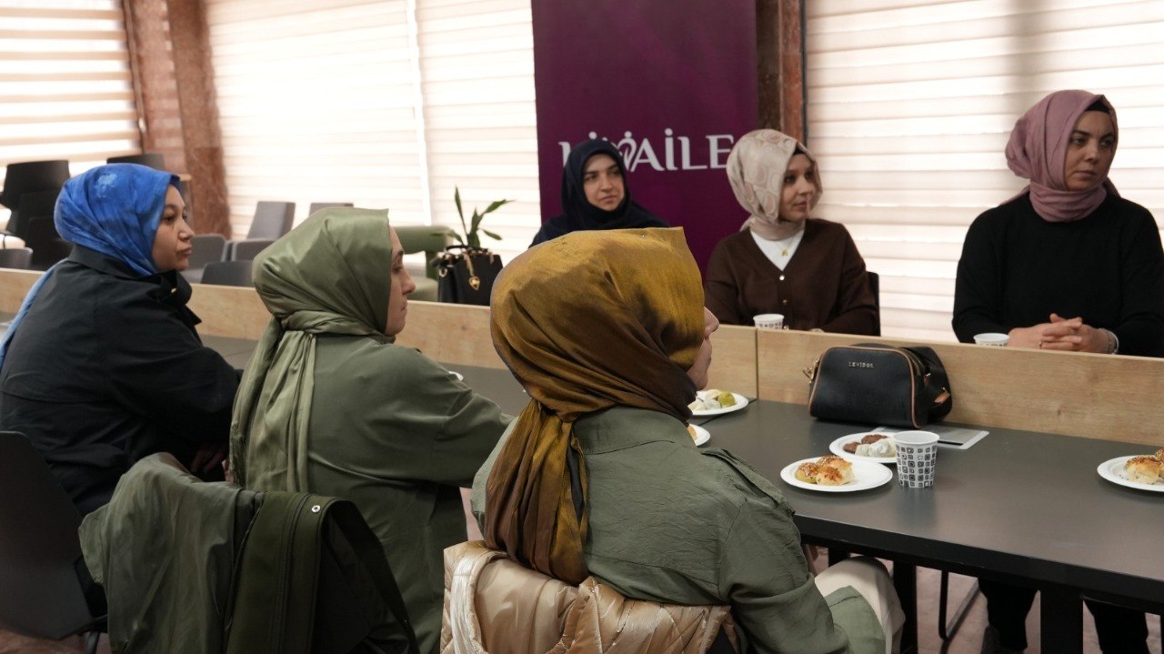 LİMA’DA “KELİMELERİN IŞIĞINDA: KİTAP VE KAVRAM TAHLİLİ” ETKİNLİĞİ