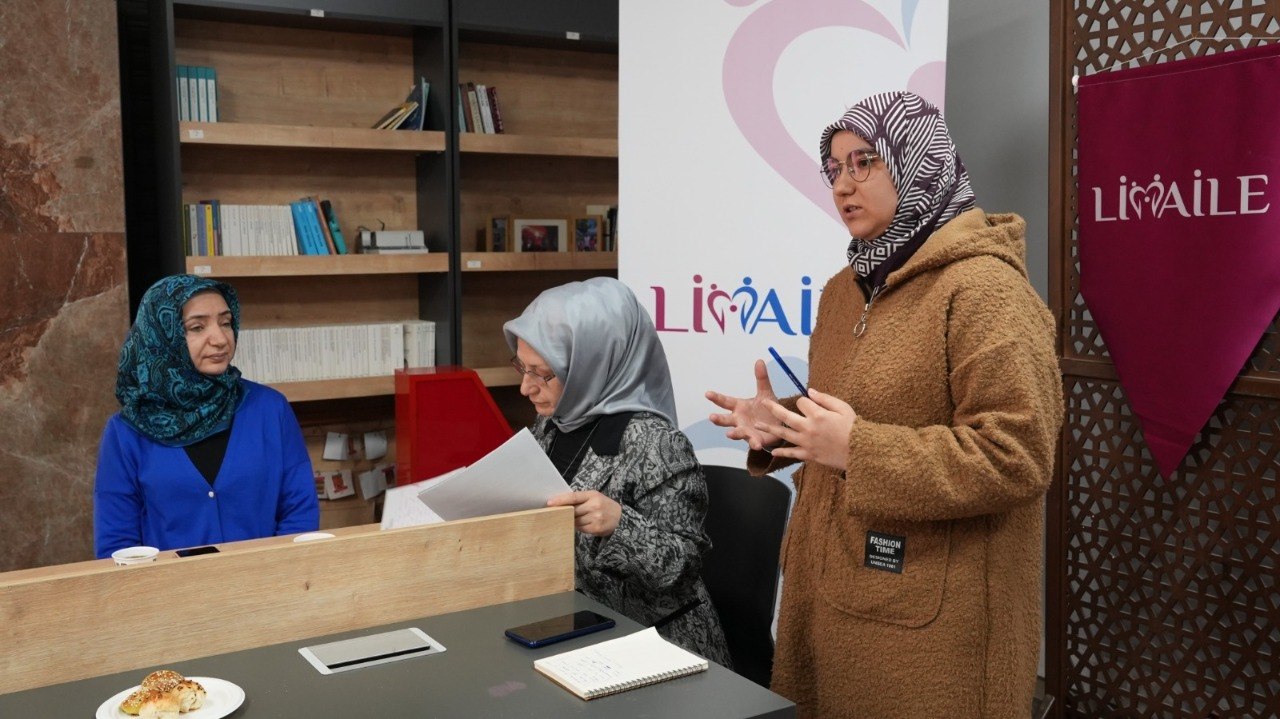 LİMA’DA “KELİMELERİN IŞIĞINDA: KİTAP VE KAVRAM TAHLİLİ” ETKİNLİĞİ