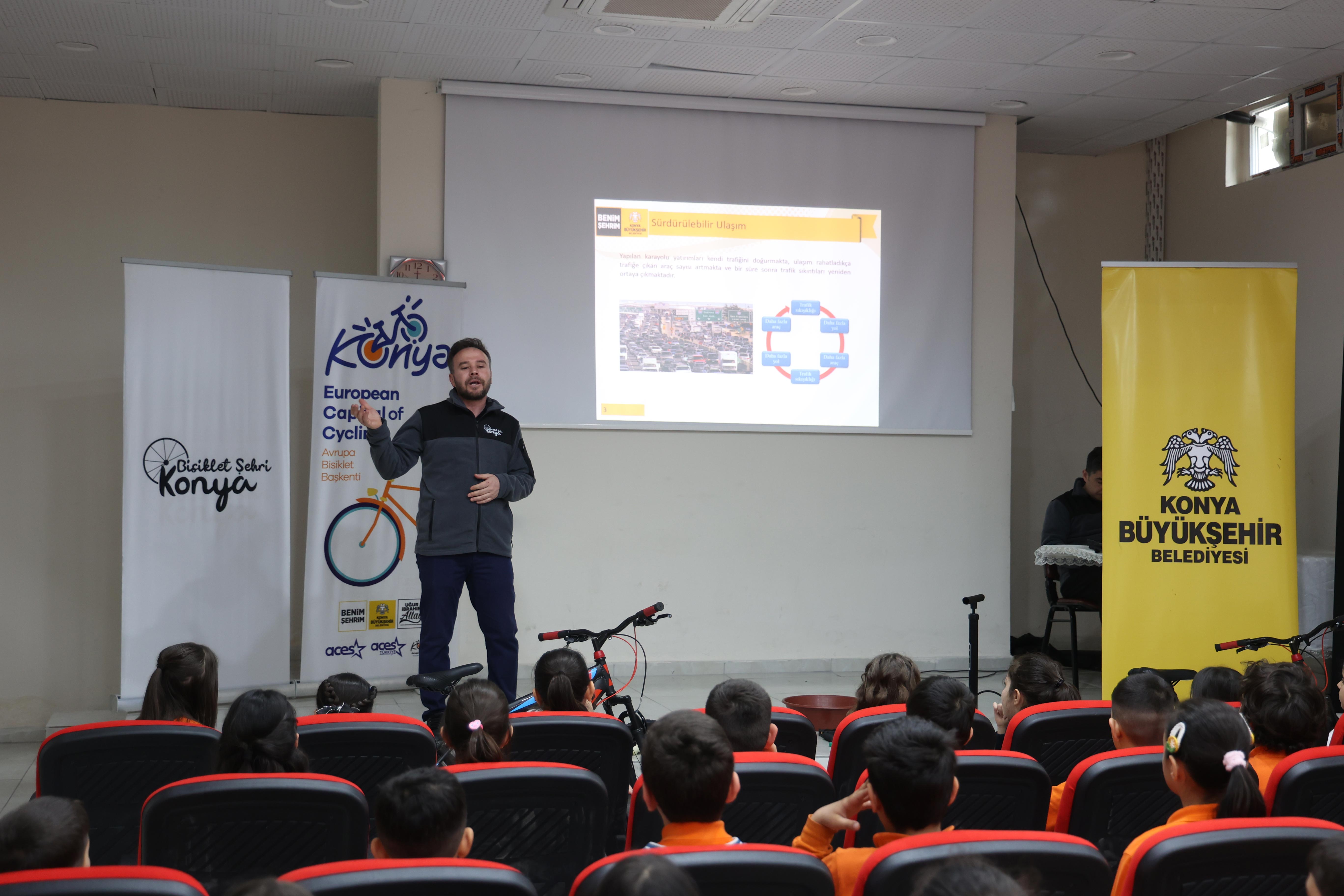 BAŞKAN ALTAY: “ÇOCUKLARIMIZDA BİSİKLETLİ YAŞAM KÜLTÜRÜNÜ YAYGINLAŞTIRMAK İÇİN ÇALIŞIYORUZ”