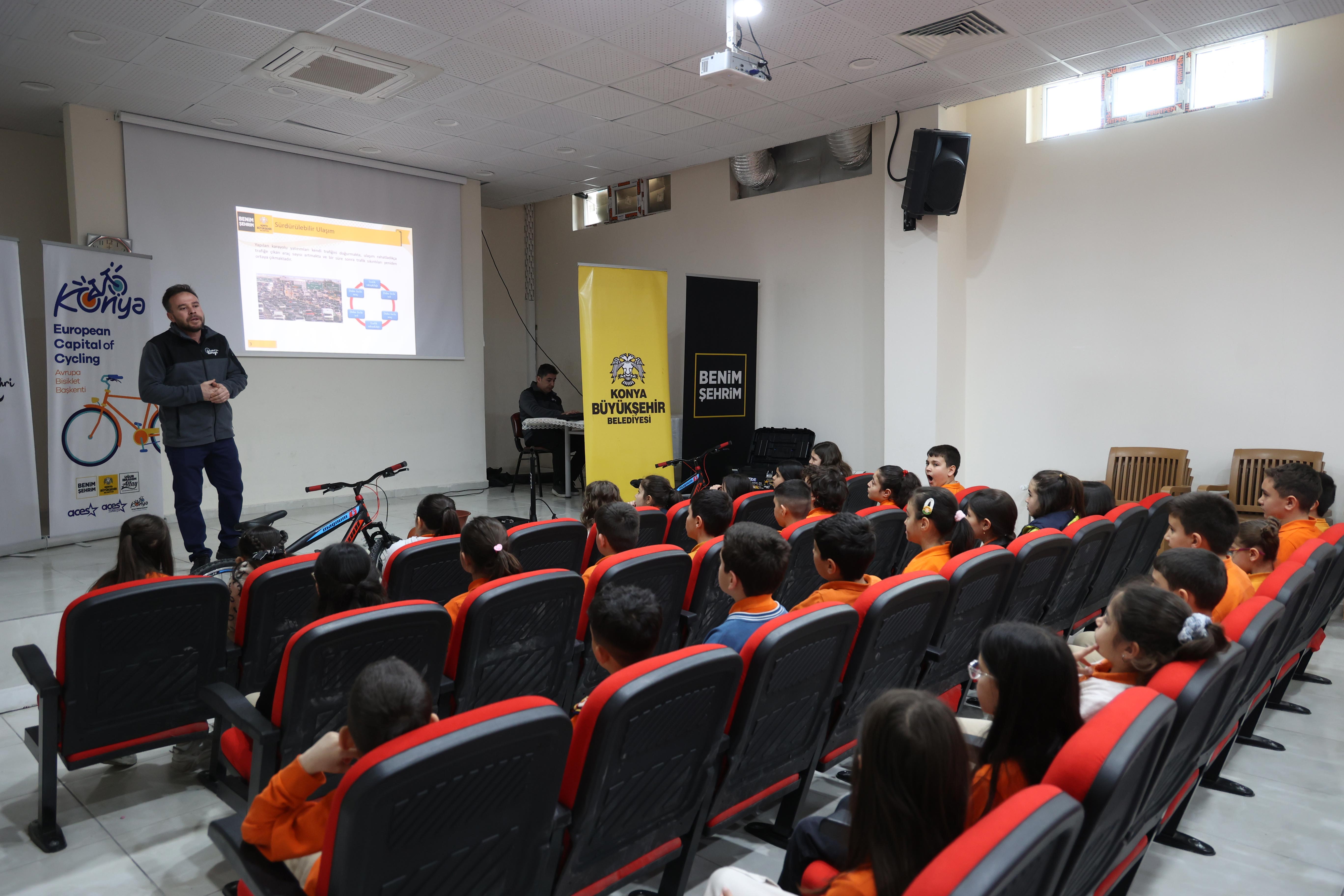 BAŞKAN ALTAY: “ÇOCUKLARIMIZDA BİSİKLETLİ YAŞAM KÜLTÜRÜNÜ YAYGINLAŞTIRMAK İÇİN ÇALIŞIYORUZ”