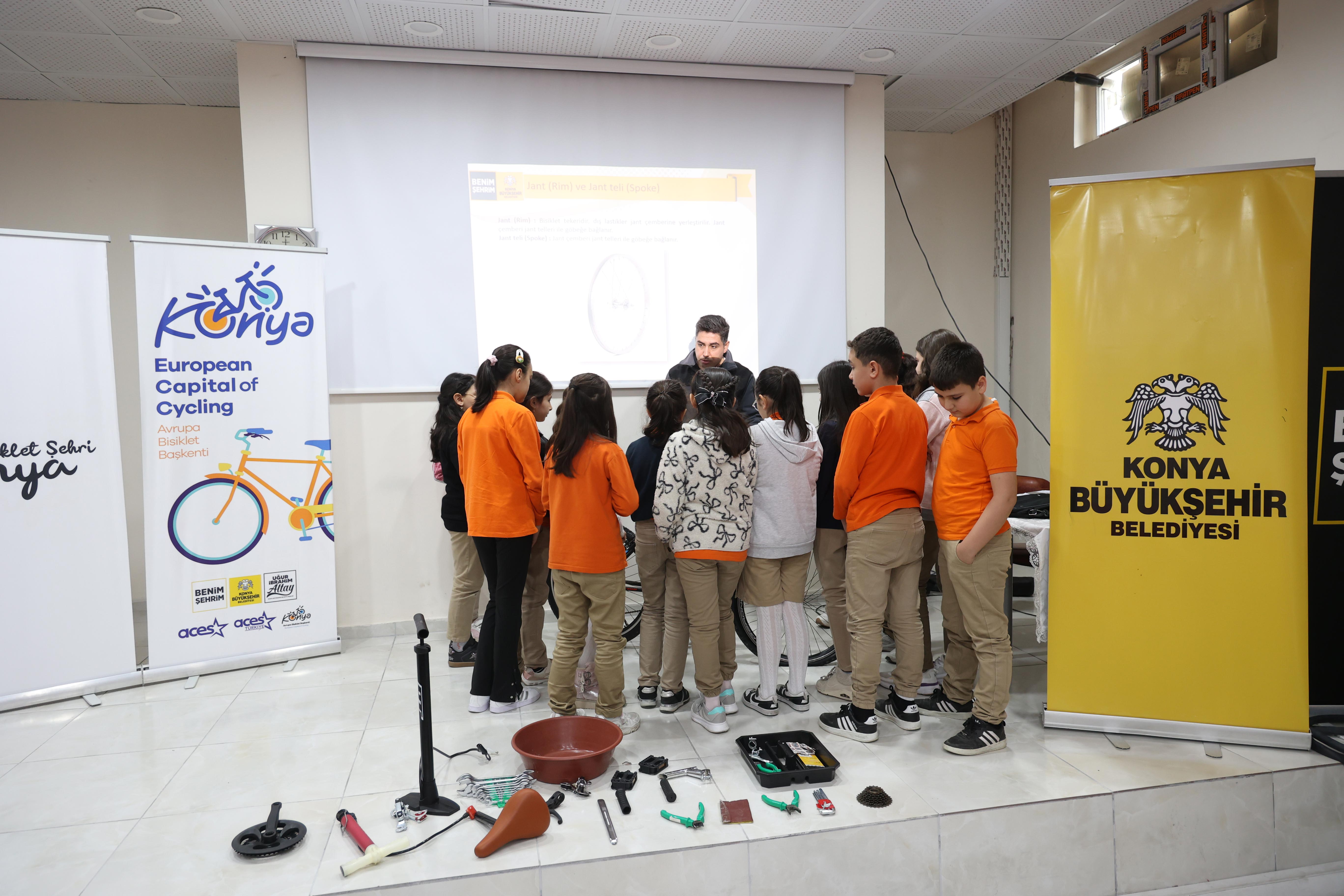 BAŞKAN ALTAY: “ÇOCUKLARIMIZDA BİSİKLETLİ YAŞAM KÜLTÜRÜNÜ YAYGINLAŞTIRMAK İÇİN ÇALIŞIYORUZ”