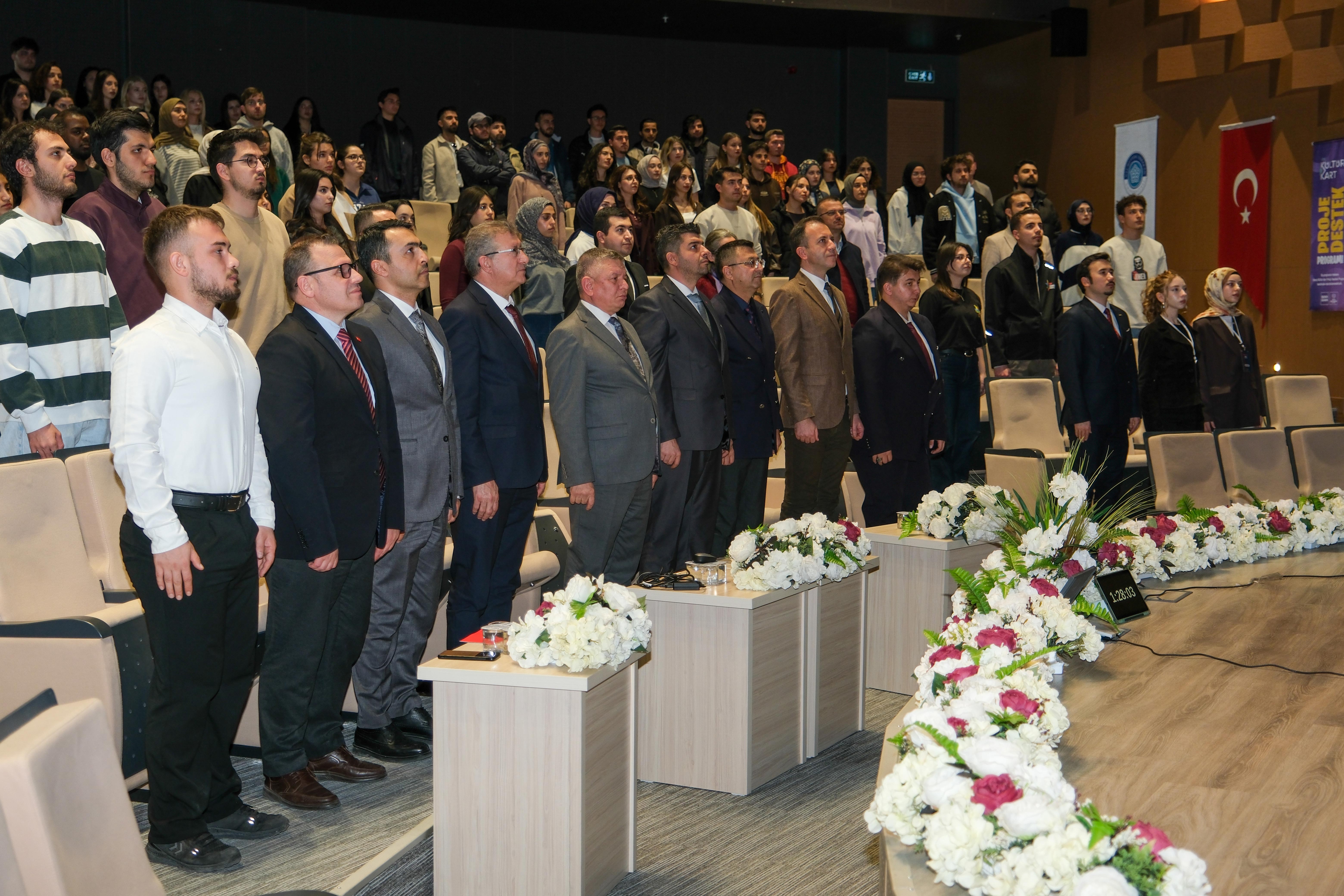 GENÇ KÜLTÜR KARTIN “GERÇEĞİN ZIRHI: SAVUNMA SANAYİ” PROJESİ GENÇLERLE BULUŞTU