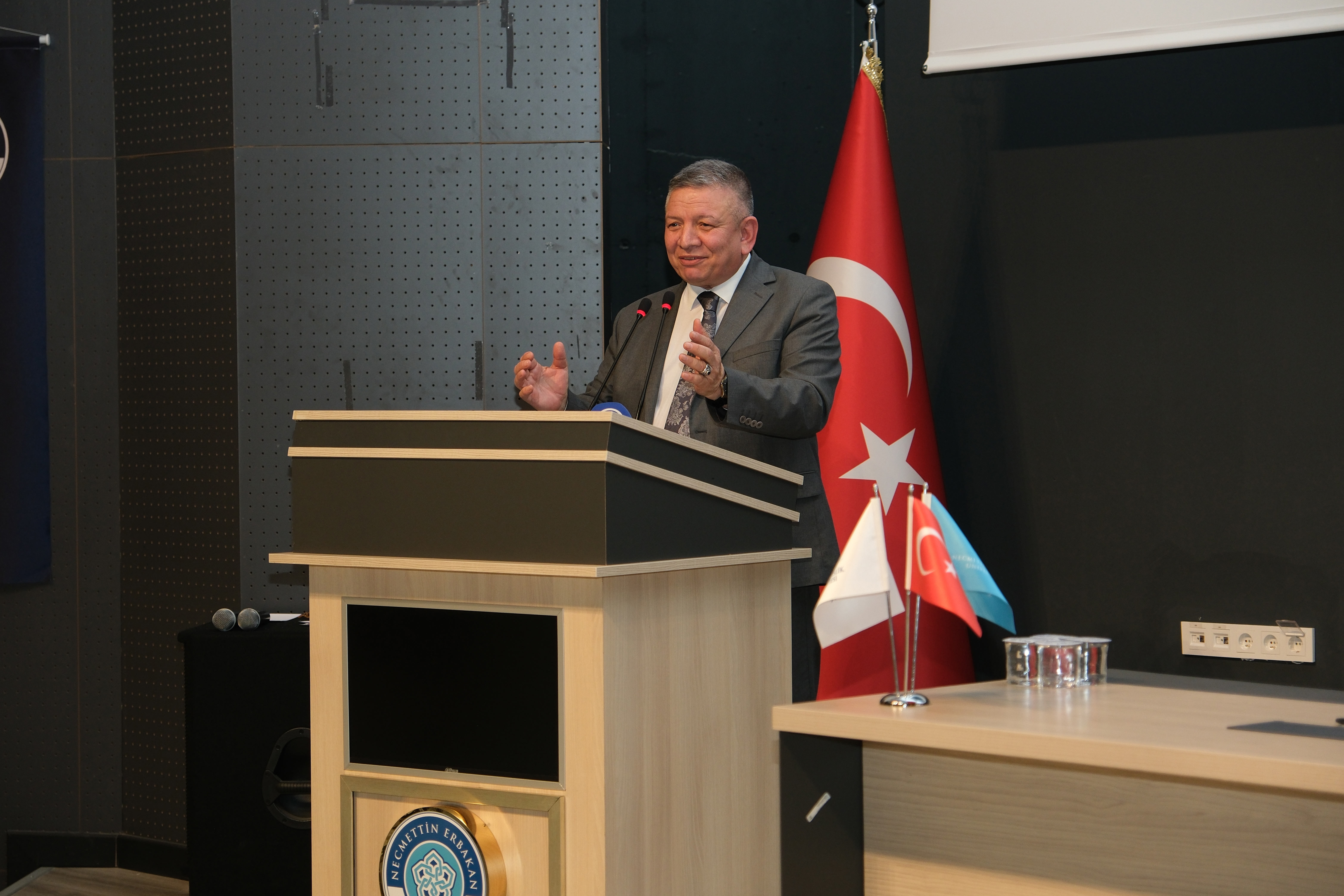 GENÇ KÜLTÜR KARTIN “GERÇEĞİN ZIRHI: SAVUNMA SANAYİ” PROJESİ GENÇLERLE BULUŞTU