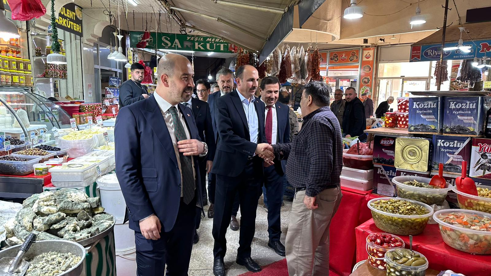 BAŞKAN ALTAY, BAŞKAN KILCA VE GENEL MÜDÜR YILMAZ AKÇEŞME KENTSEL DÖNÜŞÜM ALANI VE KADINLAR PAZARI’NI İNCELEDİ