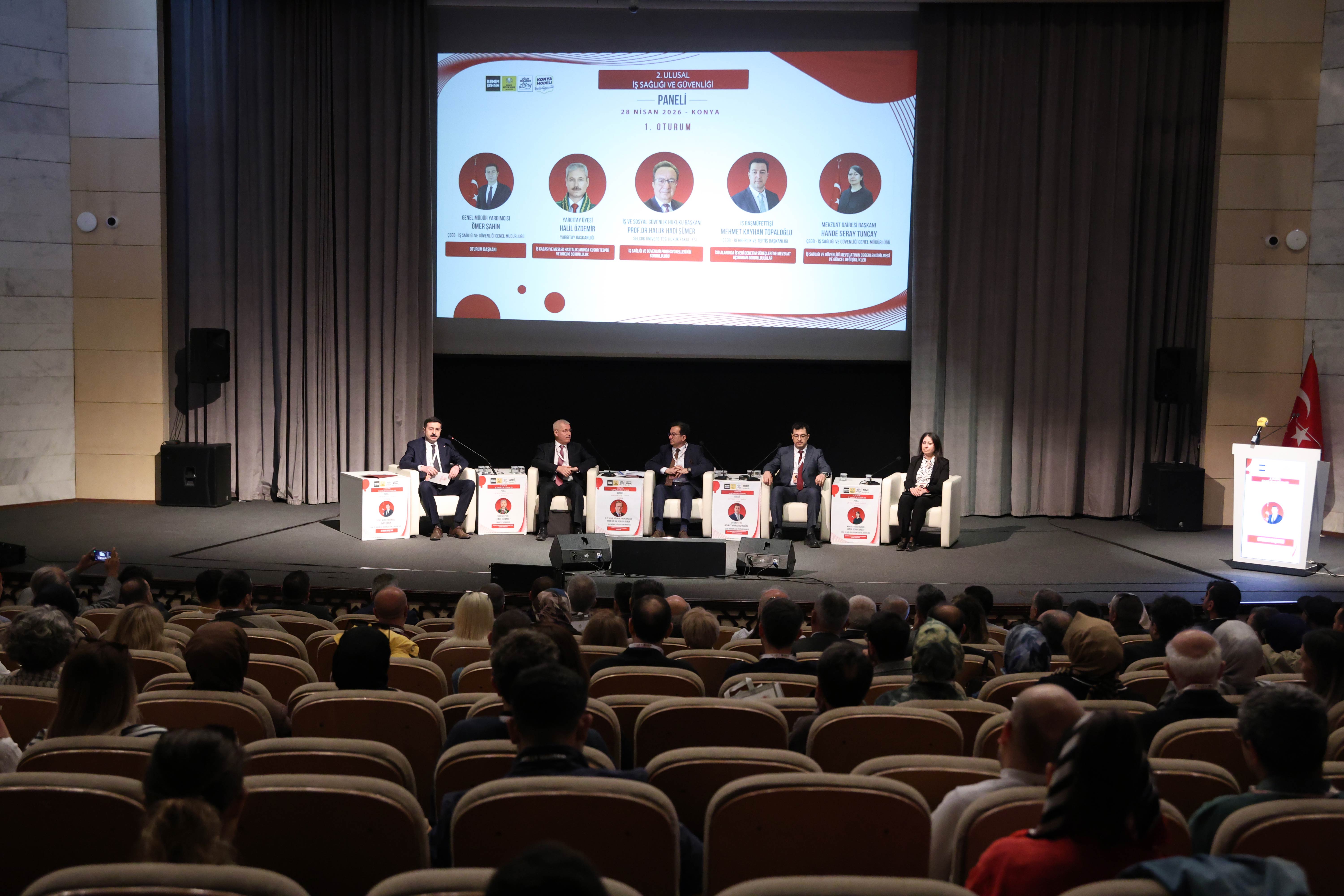 KONYA BÜYÜKŞEHİR, 2. ULUSAL İŞ SAĞLIĞI VE GÜVENLİĞİ PANELİ DÜZENLEDİ