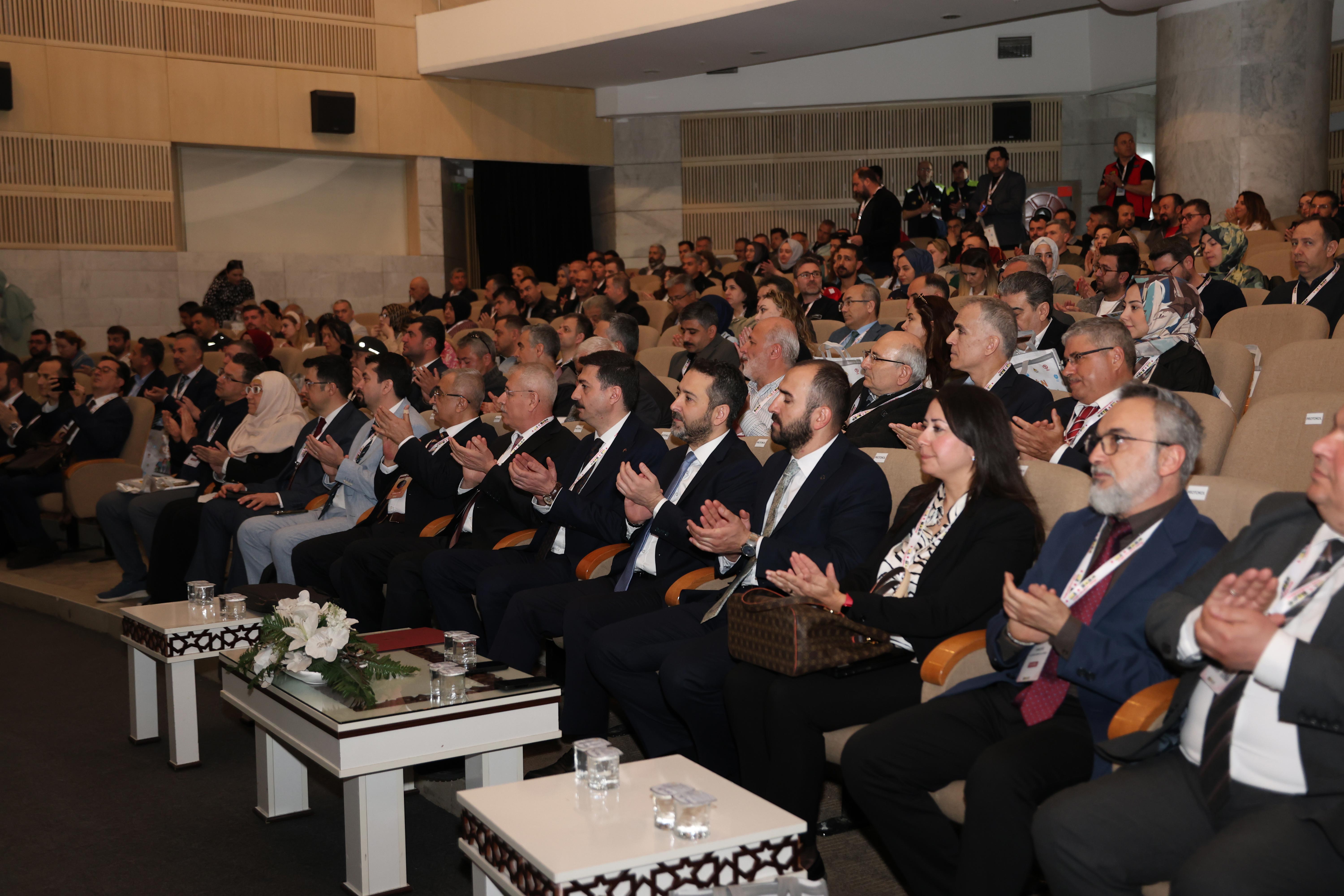 KONYA BÜYÜKŞEHİR, 2. ULUSAL İŞ SAĞLIĞI VE GÜVENLİĞİ PANELİ DÜZENLEDİ