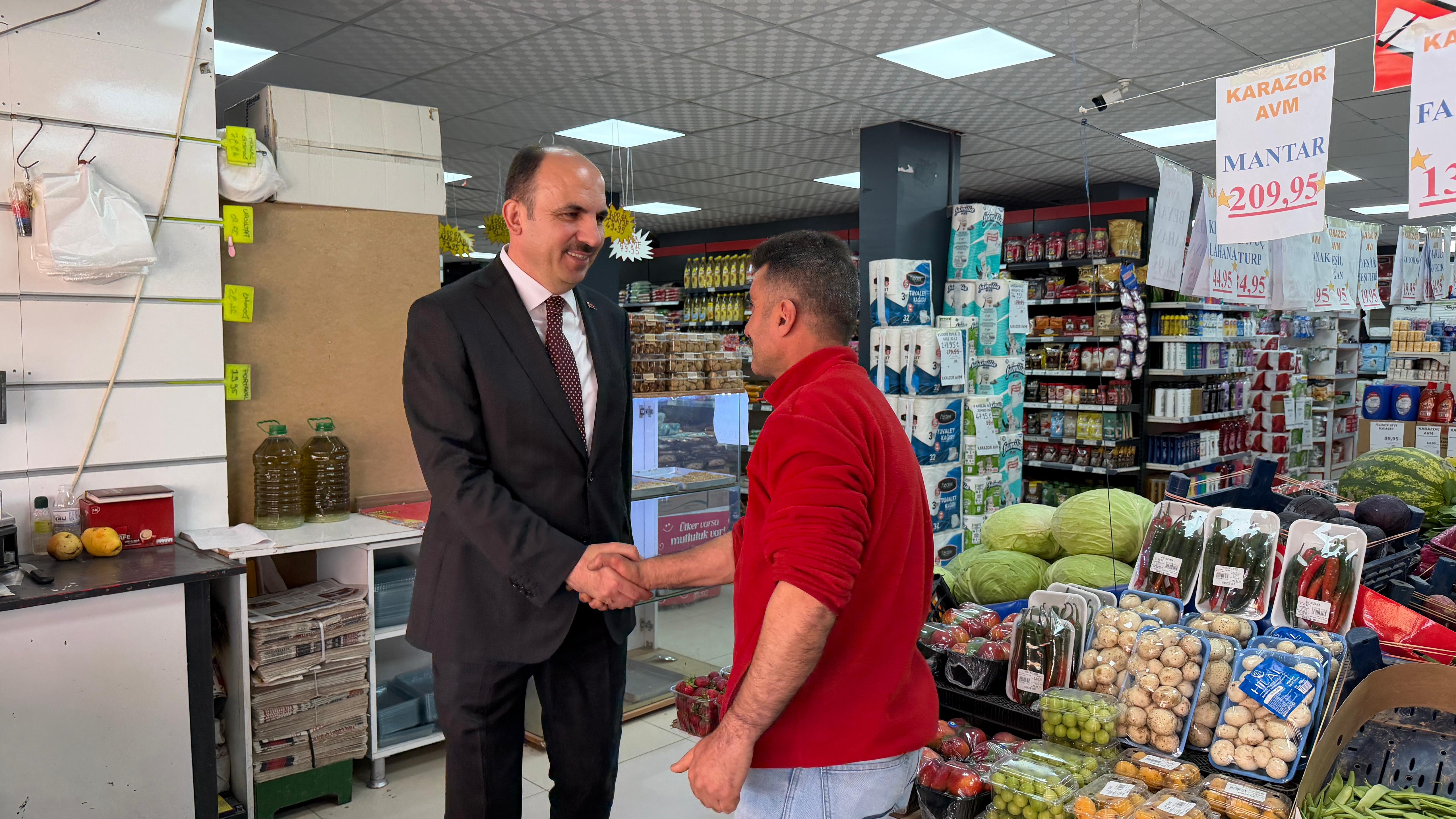 BAŞKAN ALTAY, BAŞKAN KILCA, BAŞKAN KAVUŞ, KARAMAN CADDESİ’NDE ESNAF VE VATANDAŞLARLA BULUŞTU