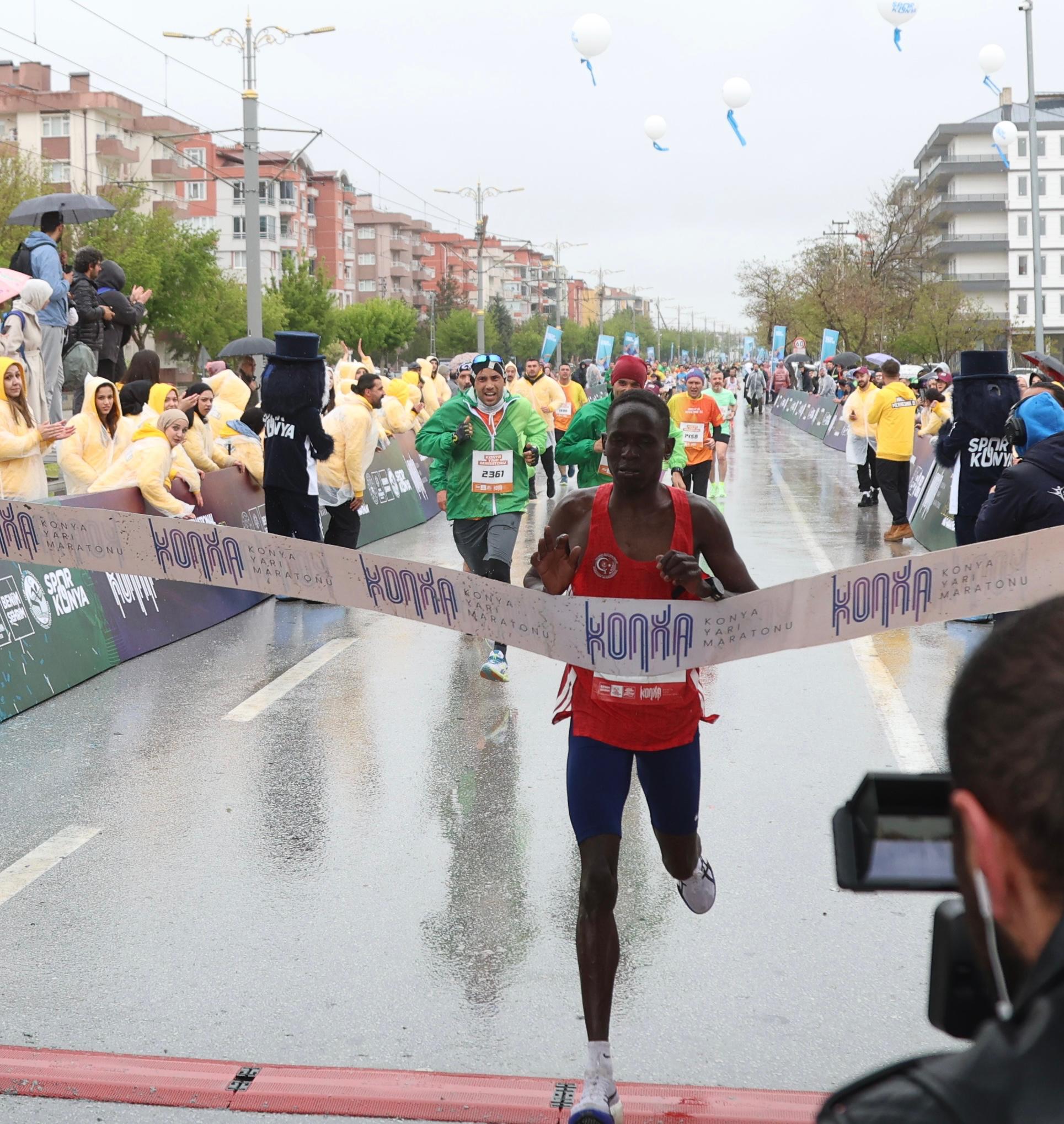 5. ULUSLARARASI KONYA YARI MARATONU’NDA DÜNYANIN RİTMİ KONYA’DA ATTI