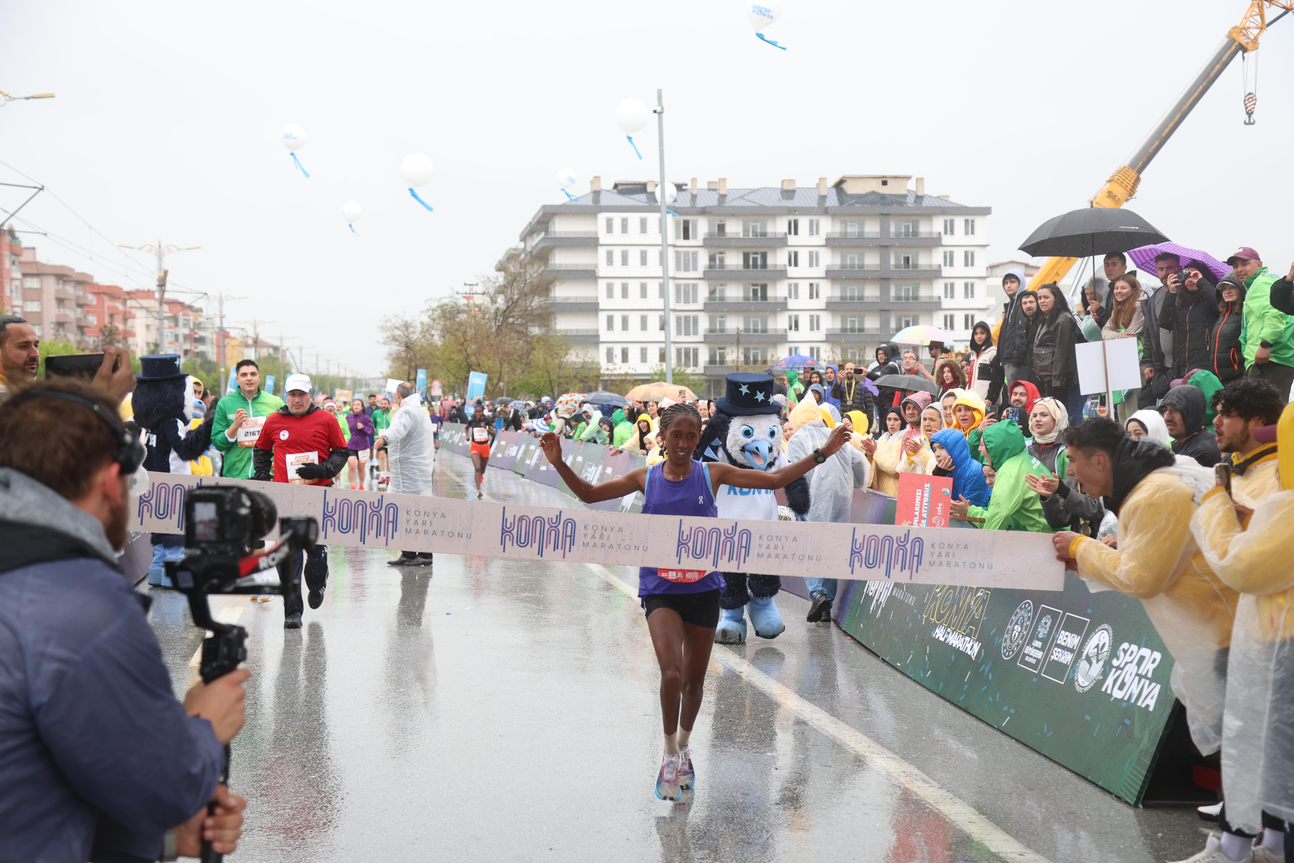 5. ULUSLARARASI KONYA YARI MARATONU’NDA DÜNYANIN RİTMİ KONYA’DA ATTI