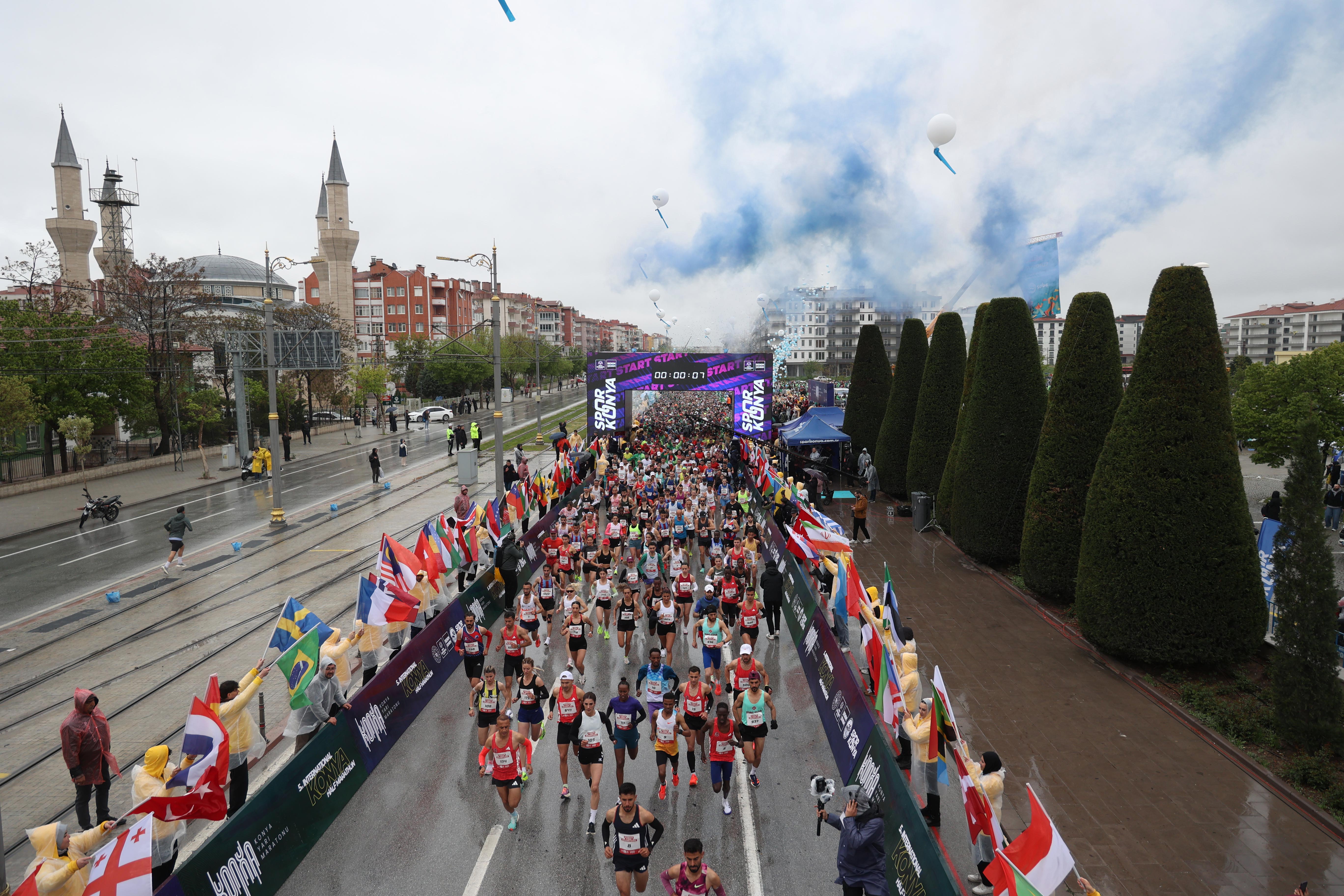 5. ULUSLARARASI KONYA YARI MARATONU’NDA DÜNYANIN RİTMİ KONYA’DA ATTI