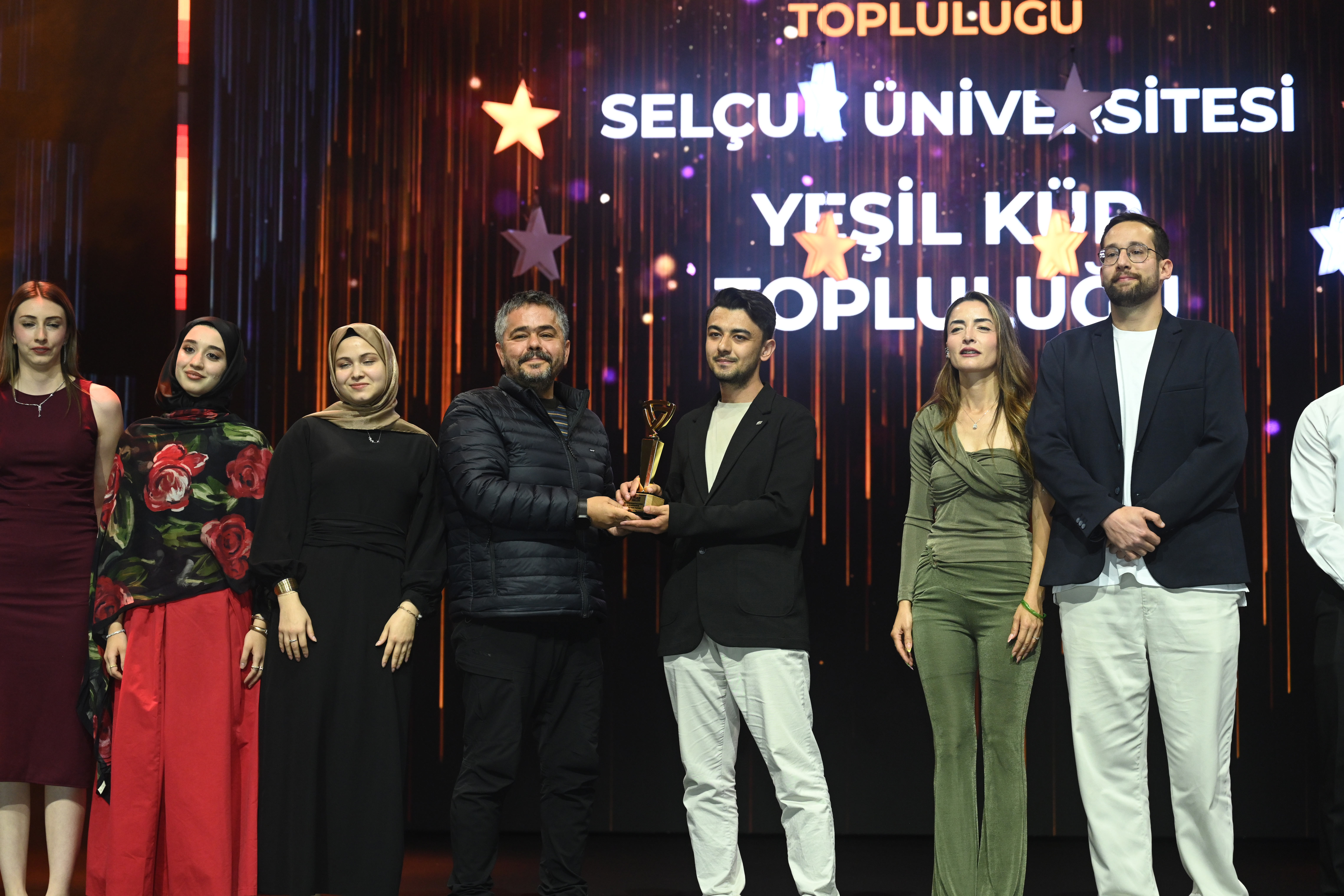 2. GENÇLİK MECLİSİ TOPLULUK ÖDÜLLERİ SAHİPLERİNİ BULDU