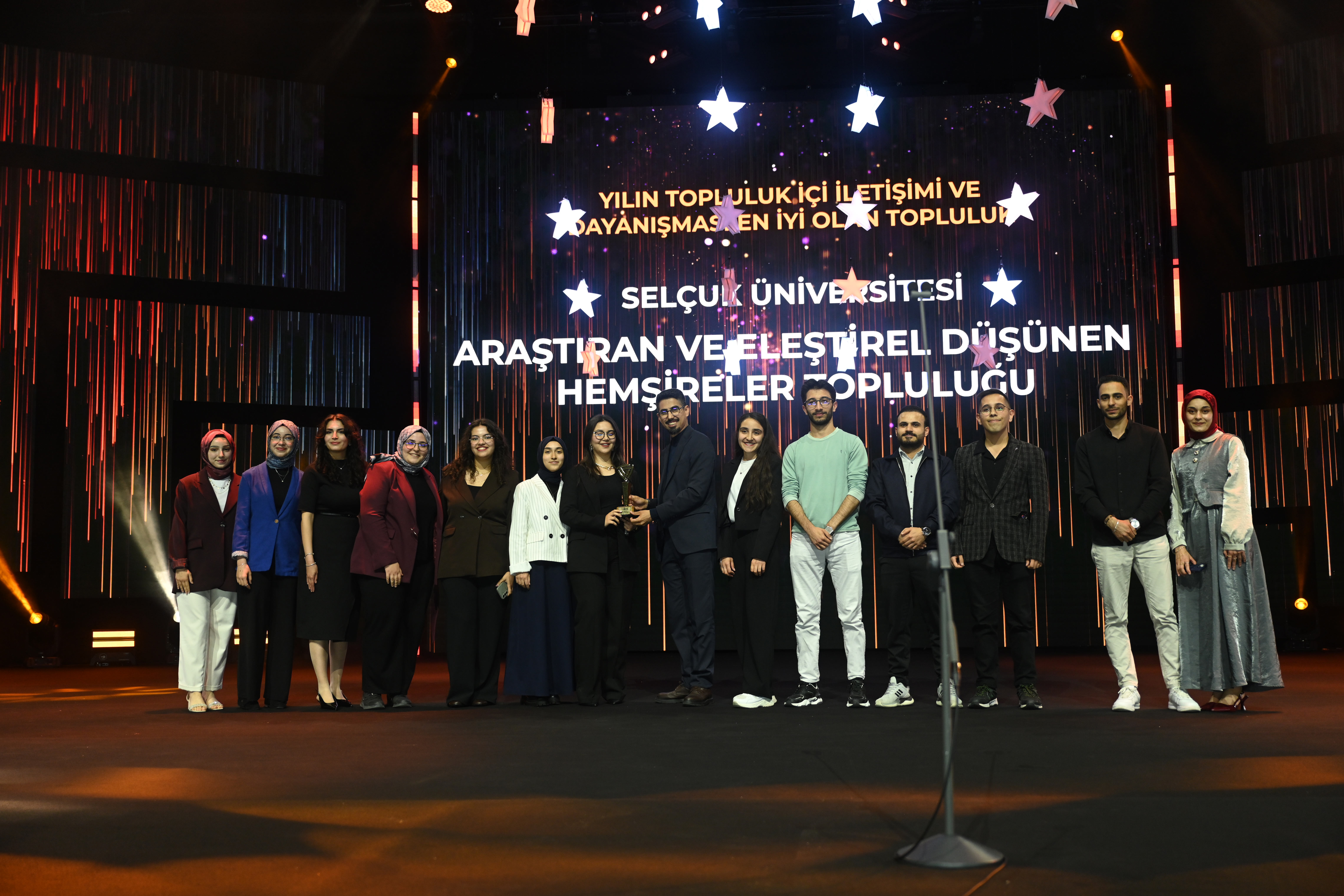 2. GENÇLİK MECLİSİ TOPLULUK ÖDÜLLERİ SAHİPLERİNİ BULDU