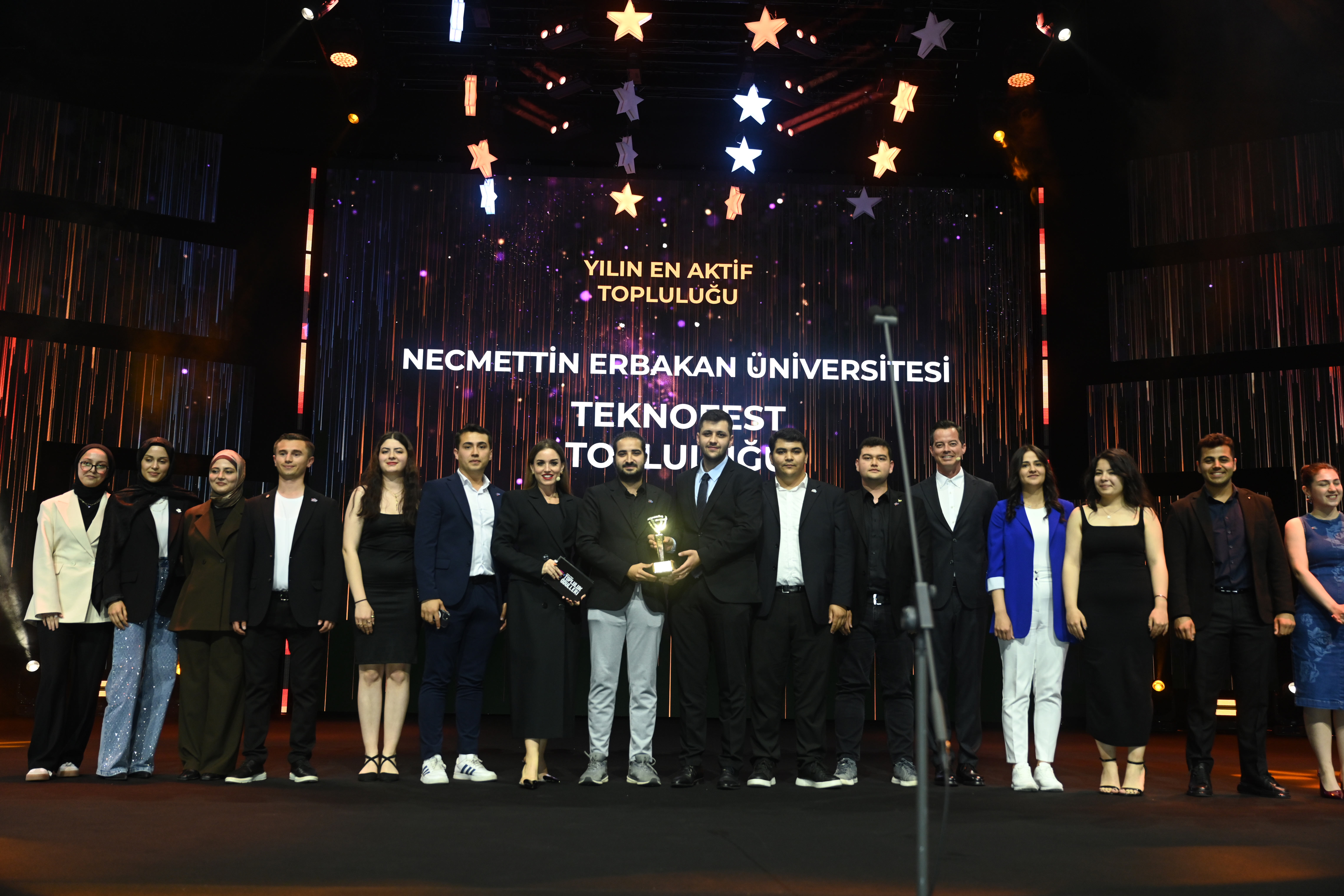 2. GENÇLİK MECLİSİ TOPLULUK ÖDÜLLERİ SAHİPLERİNİ BULDU