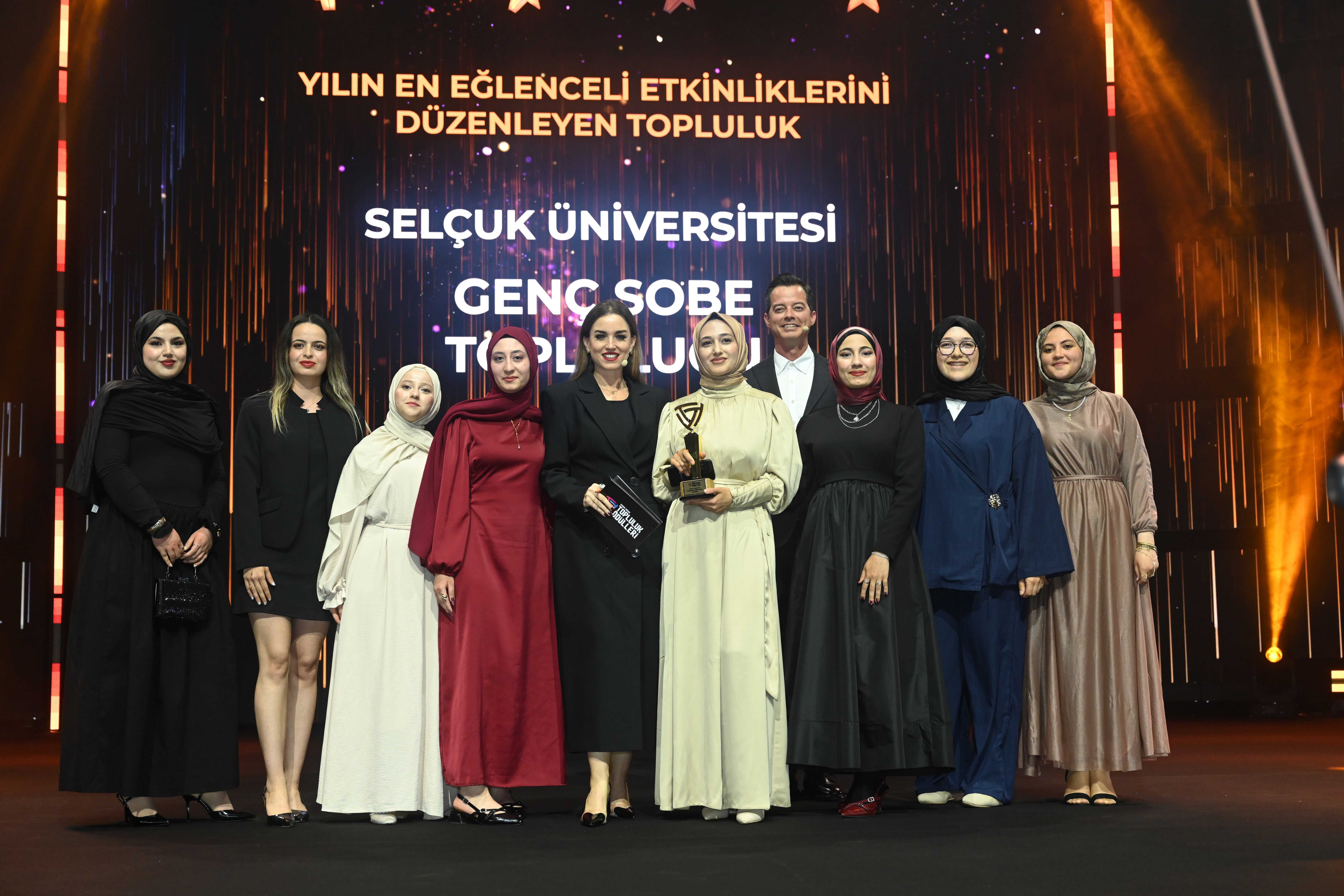 2. GENÇLİK MECLİSİ TOPLULUK ÖDÜLLERİ SAHİPLERİNİ BULDU