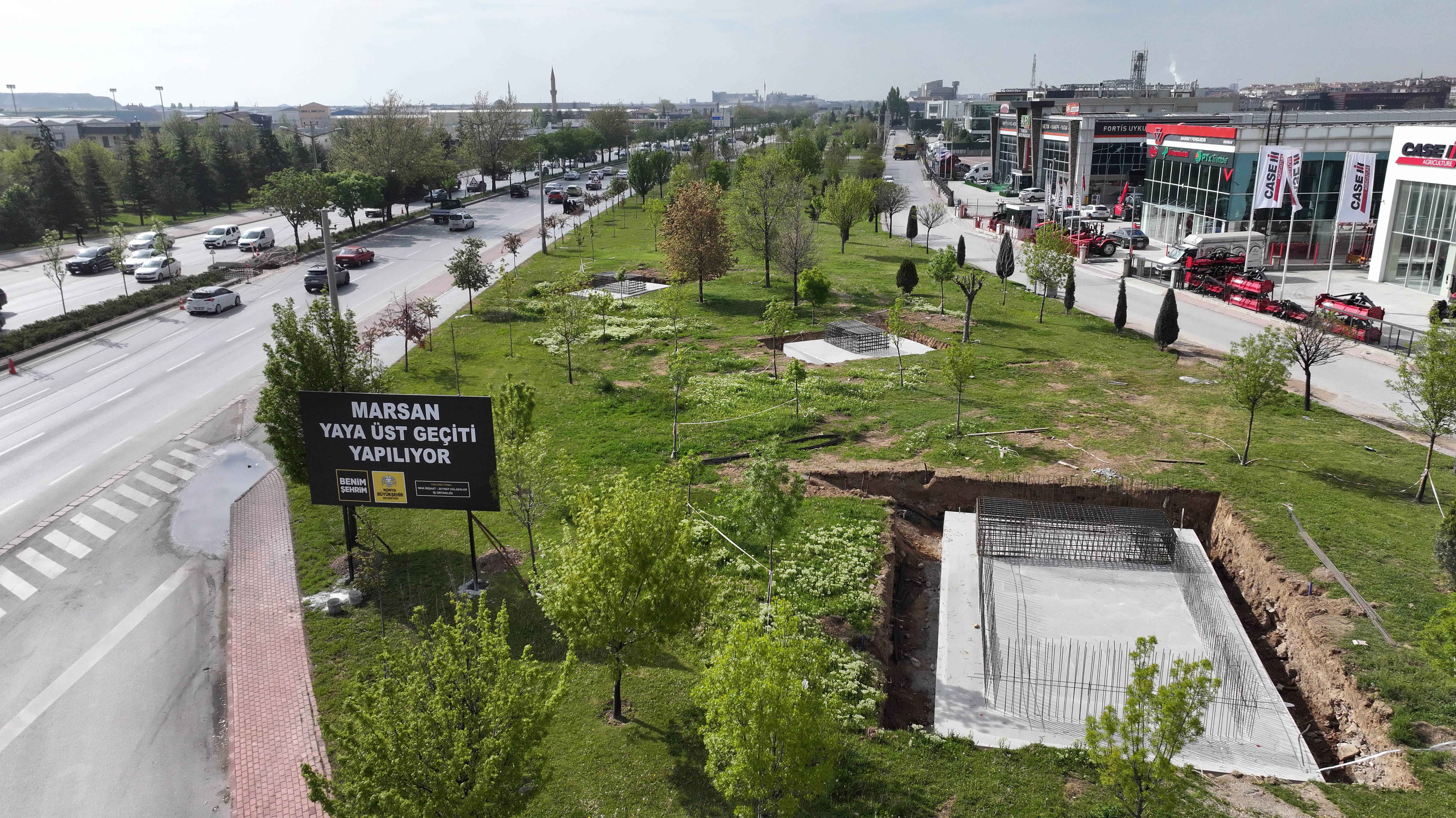KONYA BÜYÜKŞEHİR MARSAN GİRİŞİ’NE YAYA ÜST GEÇİDİ YAPIYOR