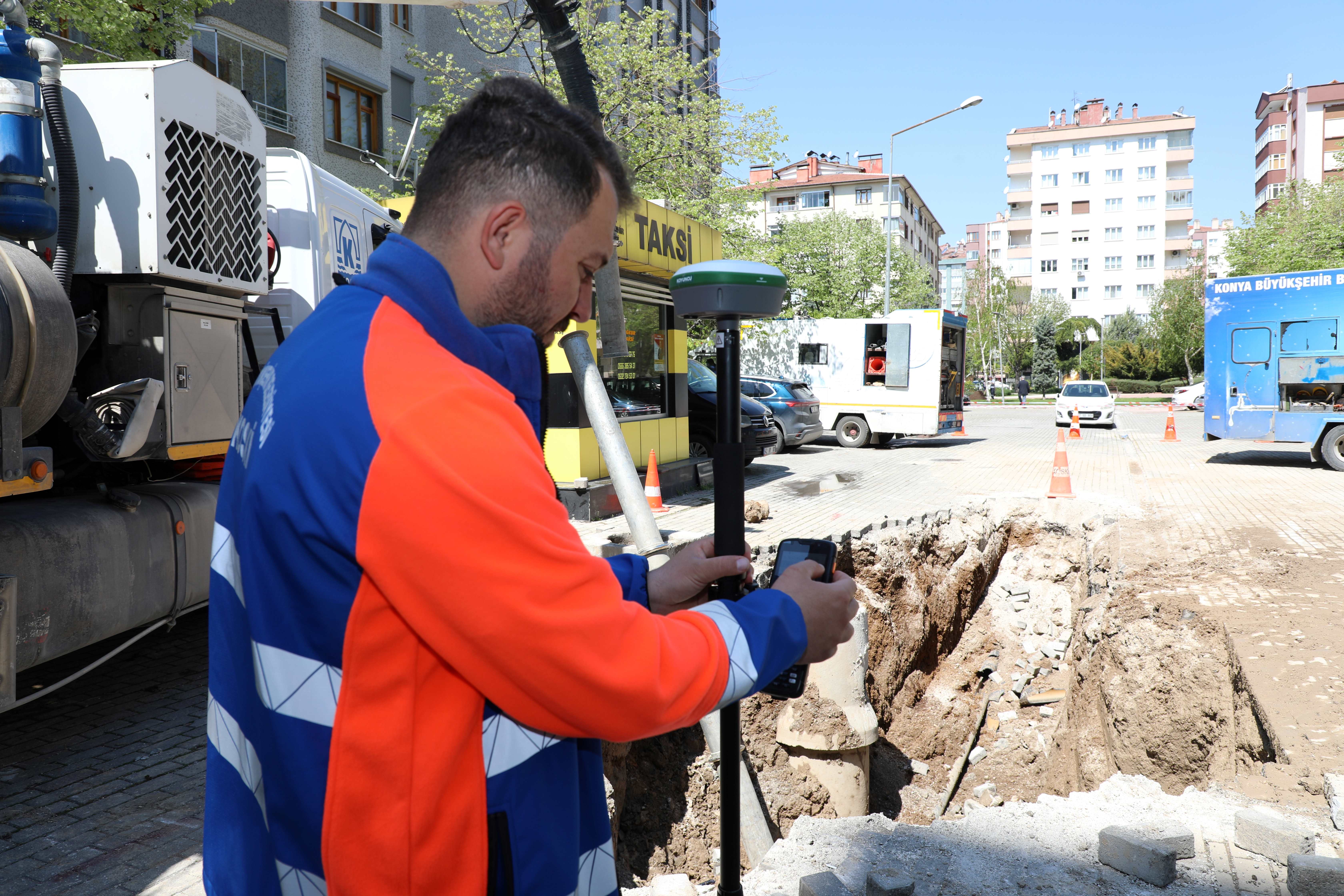 KONYA BÜYÜKŞEHİR, KOSKİCBS İLE DÜNYANIN ÇEVRESİNDEN DAHA UZUN ALTYAPI HATTINI DİJİTALDE YÖNETİYOR