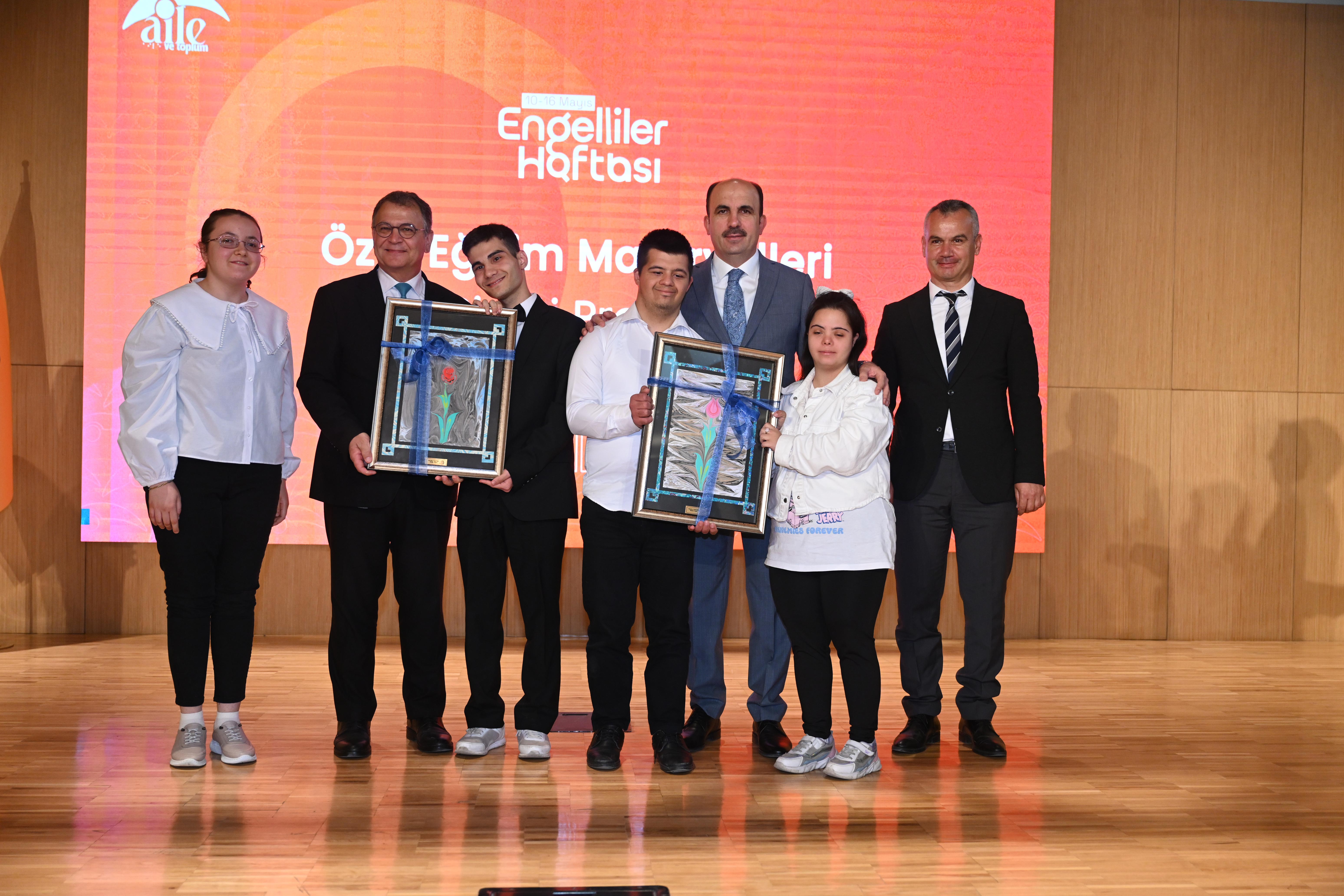BAŞKAN ALTAY: “HERKESİN EŞİT İMKÂNLARLA HAYATIN İÇERİSİNDE YER ALABİLDİĞİ BİR ŞEHİR ANLAYIŞI EN TEMEL HEDEFİMİZDİR”