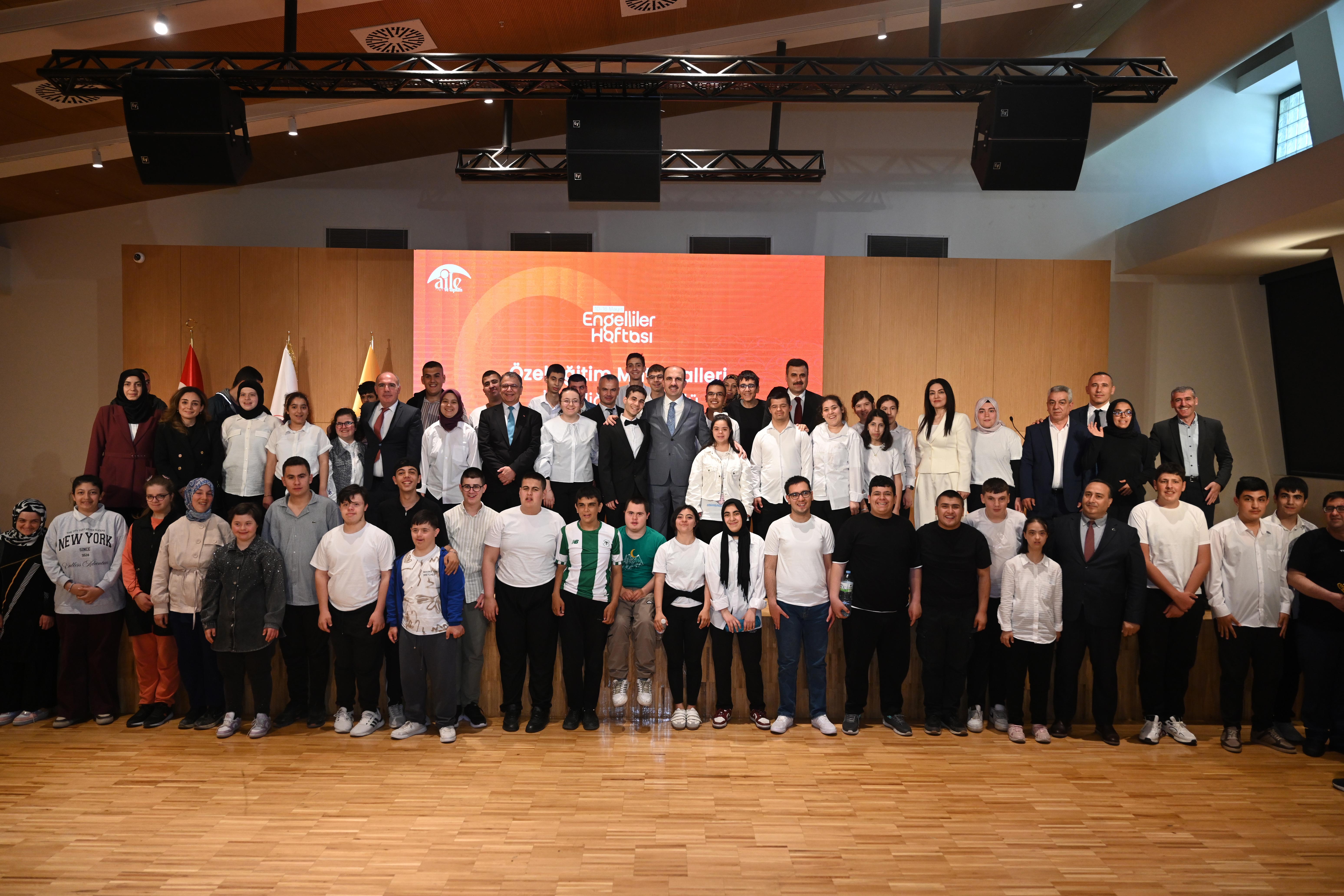 BAŞKAN ALTAY: “HERKESİN EŞİT İMKÂNLARLA HAYATIN İÇERİSİNDE YER ALABİLDİĞİ BİR ŞEHİR ANLAYIŞI EN TEMEL HEDEFİMİZDİR”