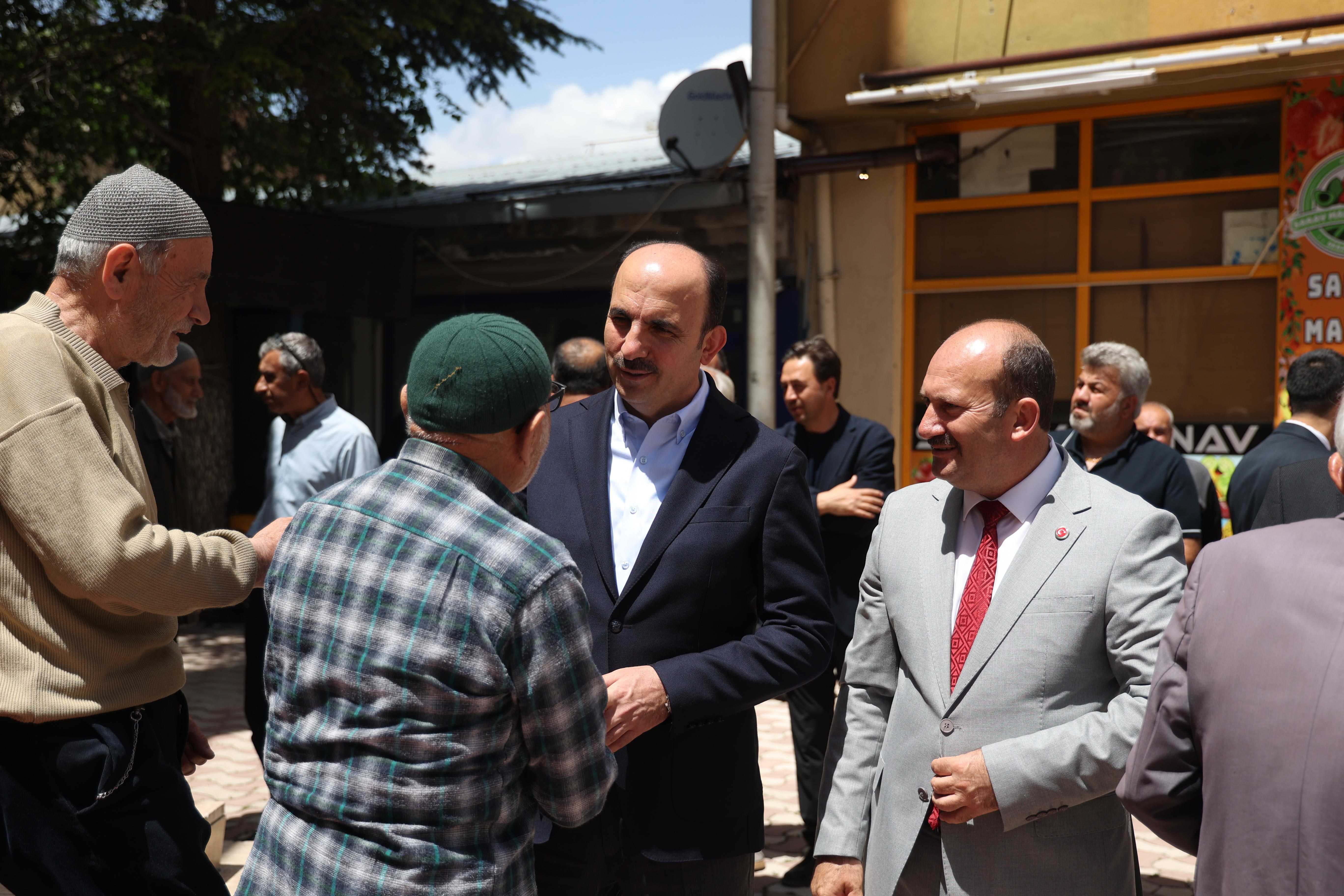 BAŞKAN ALTAY SARAYÖNÜ’NDE VATANDAŞLARLA BULUŞTU