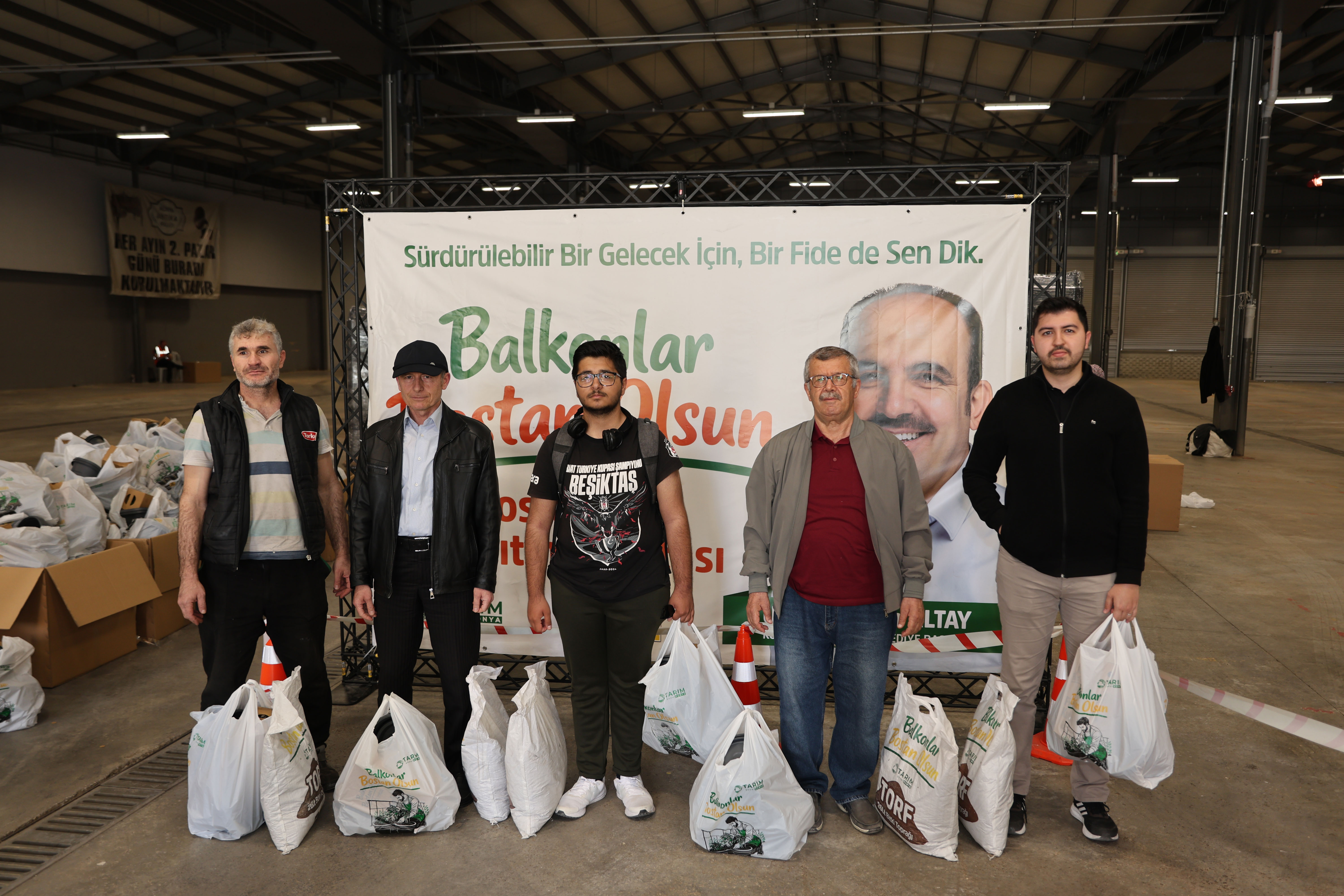 BAŞKAN ALTAY “BALKONLAR BOSTAN OLSUN” PROJESİNE İLGİ GÖSTEREN HERKESE TEŞEKKÜR ETTİ