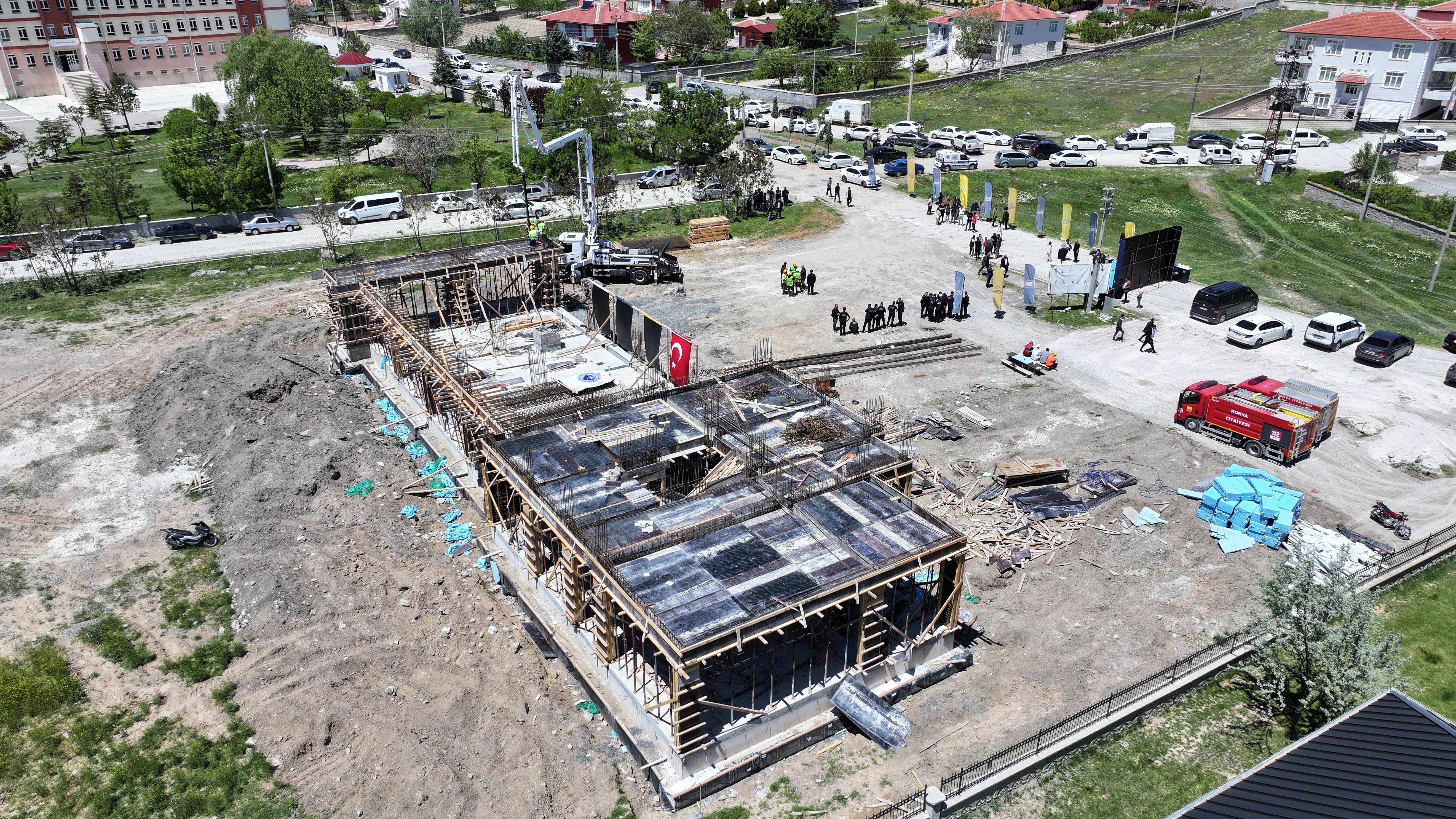 BAŞKAN ALTAY CİHANBEYLİ VE KULU’YU ZİYARET ETTİ, KULU İTFAİYE MERKEZİ’NİN TEMELİNİ ATTI
