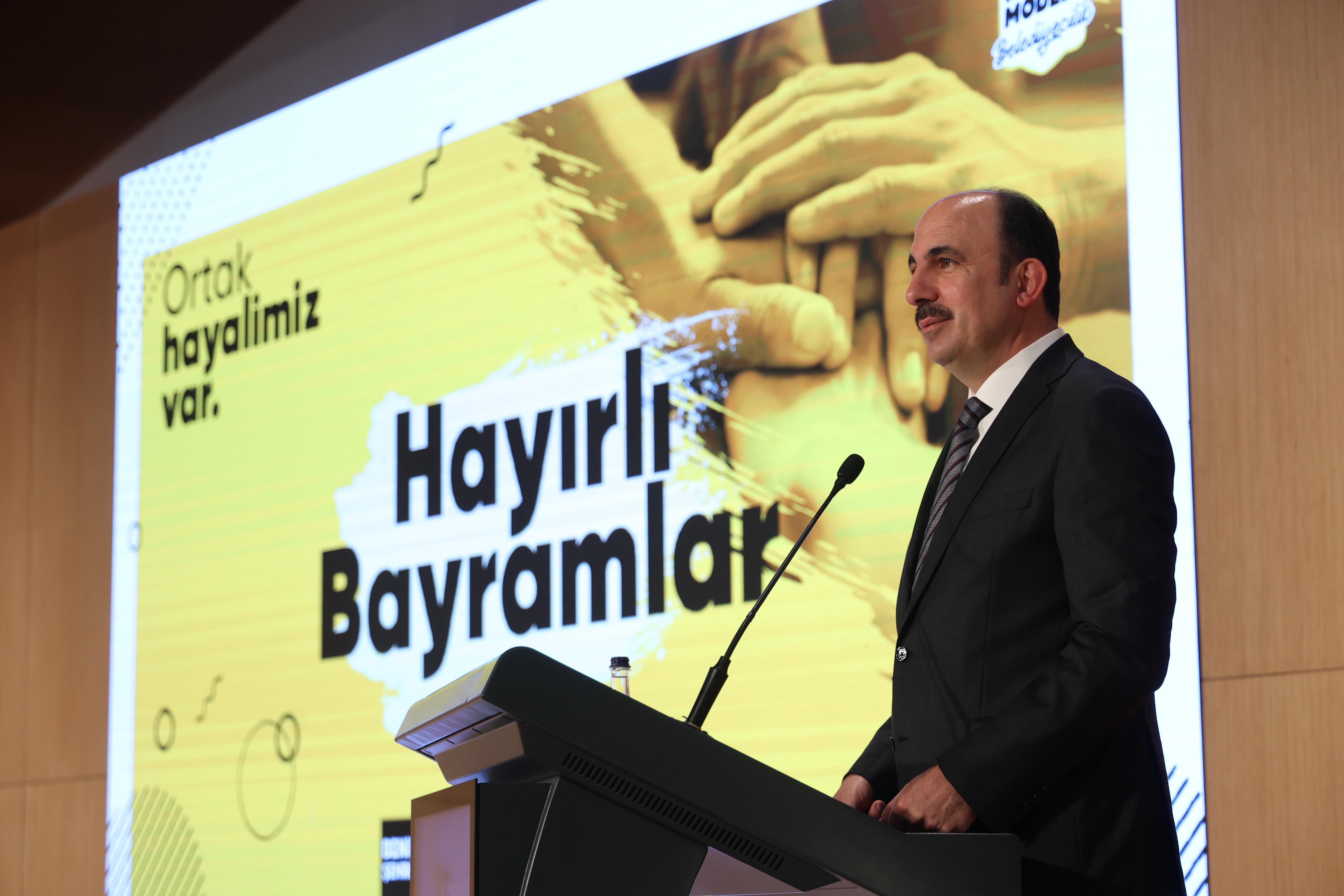 BAŞKAN ALTAY BÜYÜKŞEHİR VE KOSKİ PERSONELİYLE BAYRAMLAŞTI