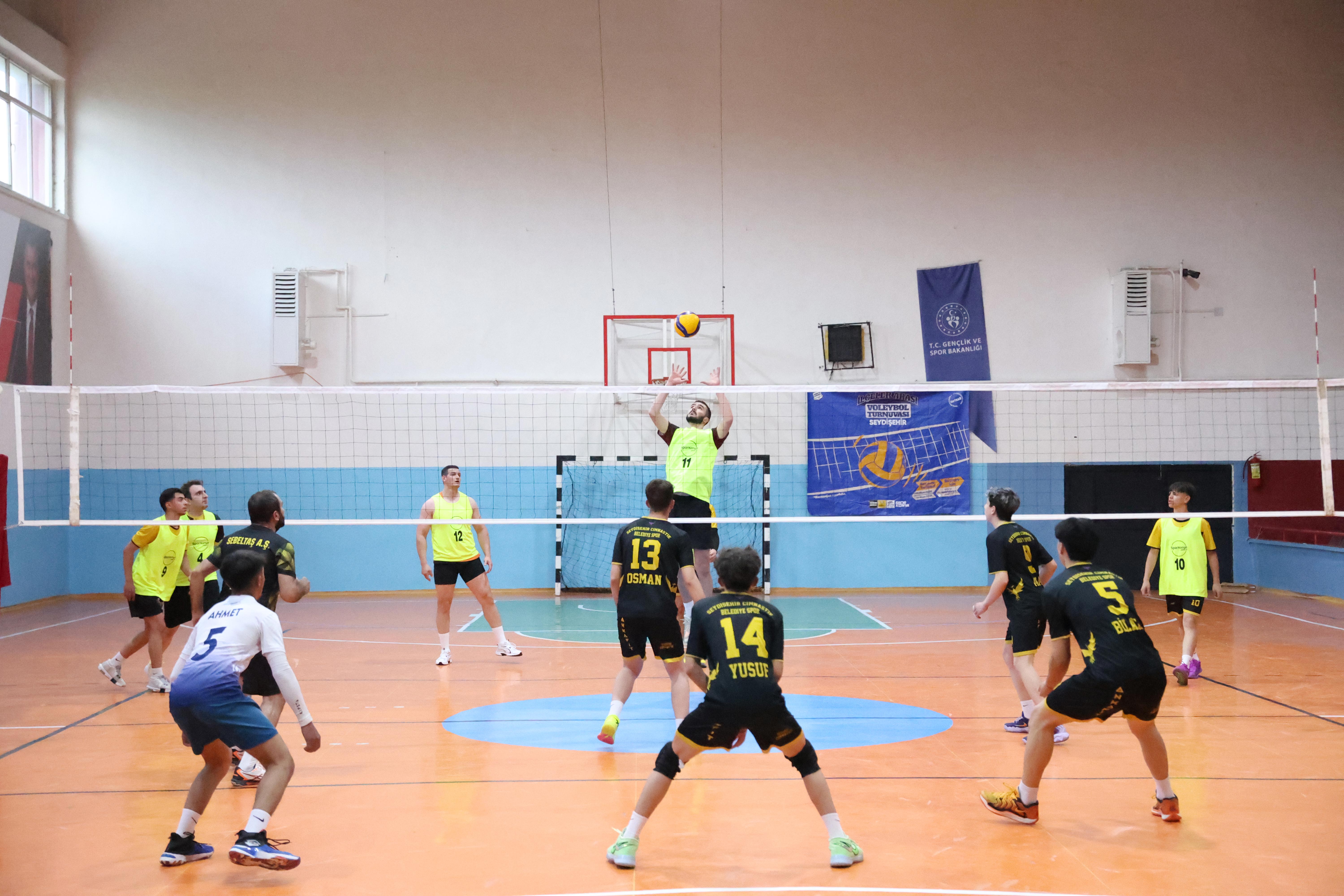 KONYA BÜYÜKŞEHİRİN VOLEYBOL TURNUVASINDA 25 İLÇEDE 2.460 SPORCU HEYECANA ORTAK OLUYOR
