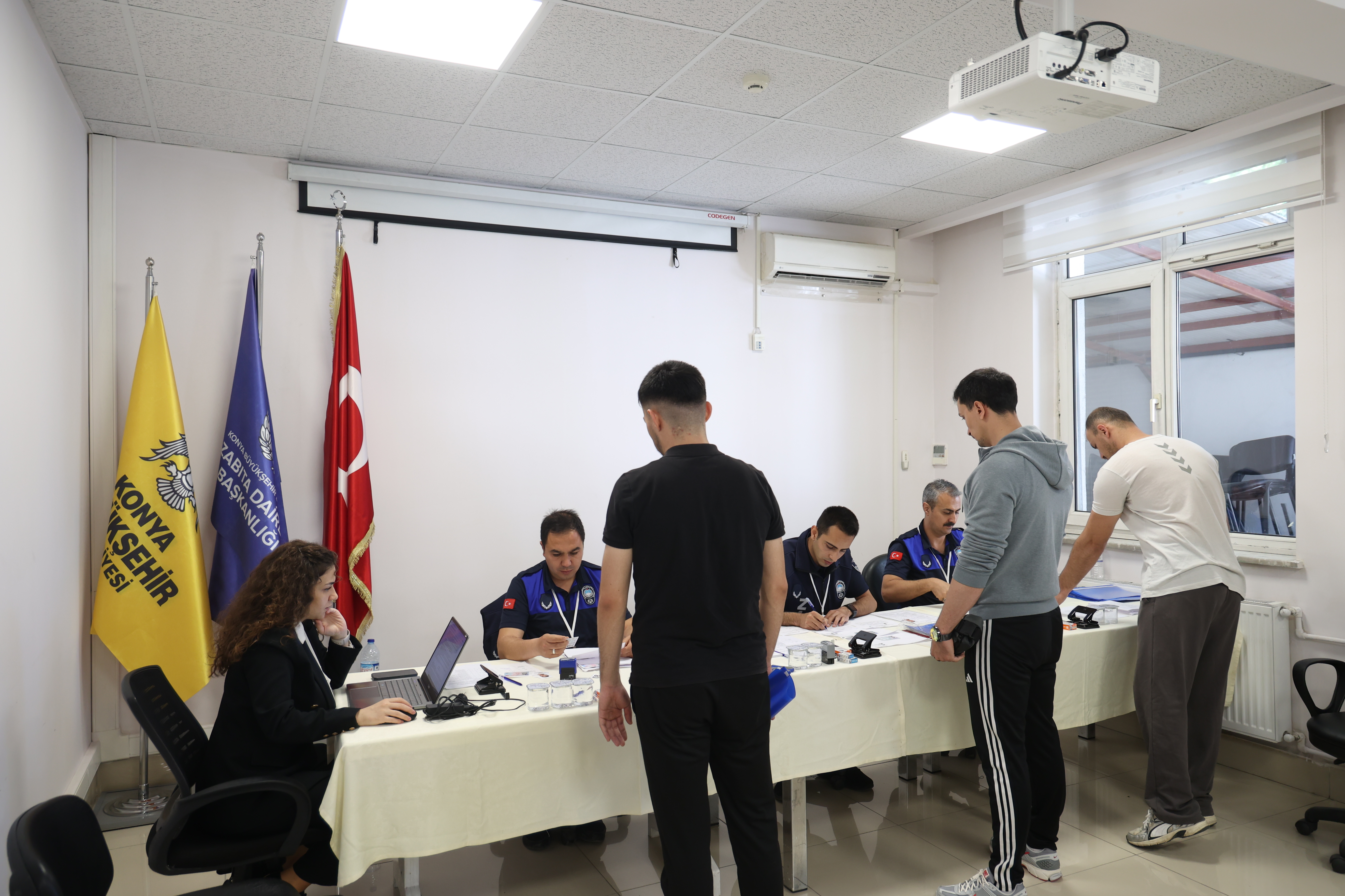 KONYA BÜYÜKŞEHİR’DE ZABITA MEMURU ALIMI İÇİN BAŞVURULAR DEVAM EDİYOR