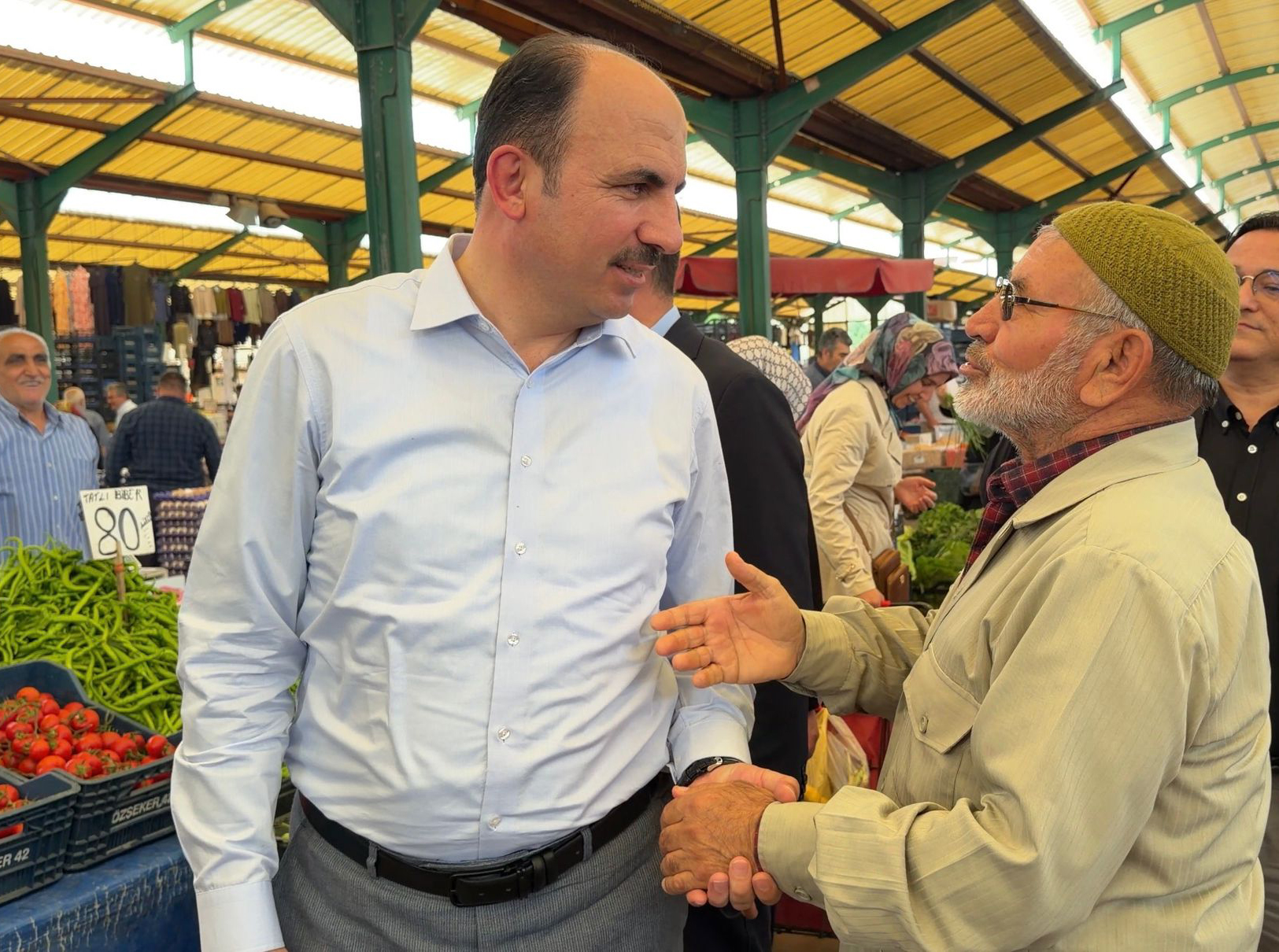 BAŞKAN ALTAY KARKENT PAZARI’NDA KONYALILARLA BULUŞTU