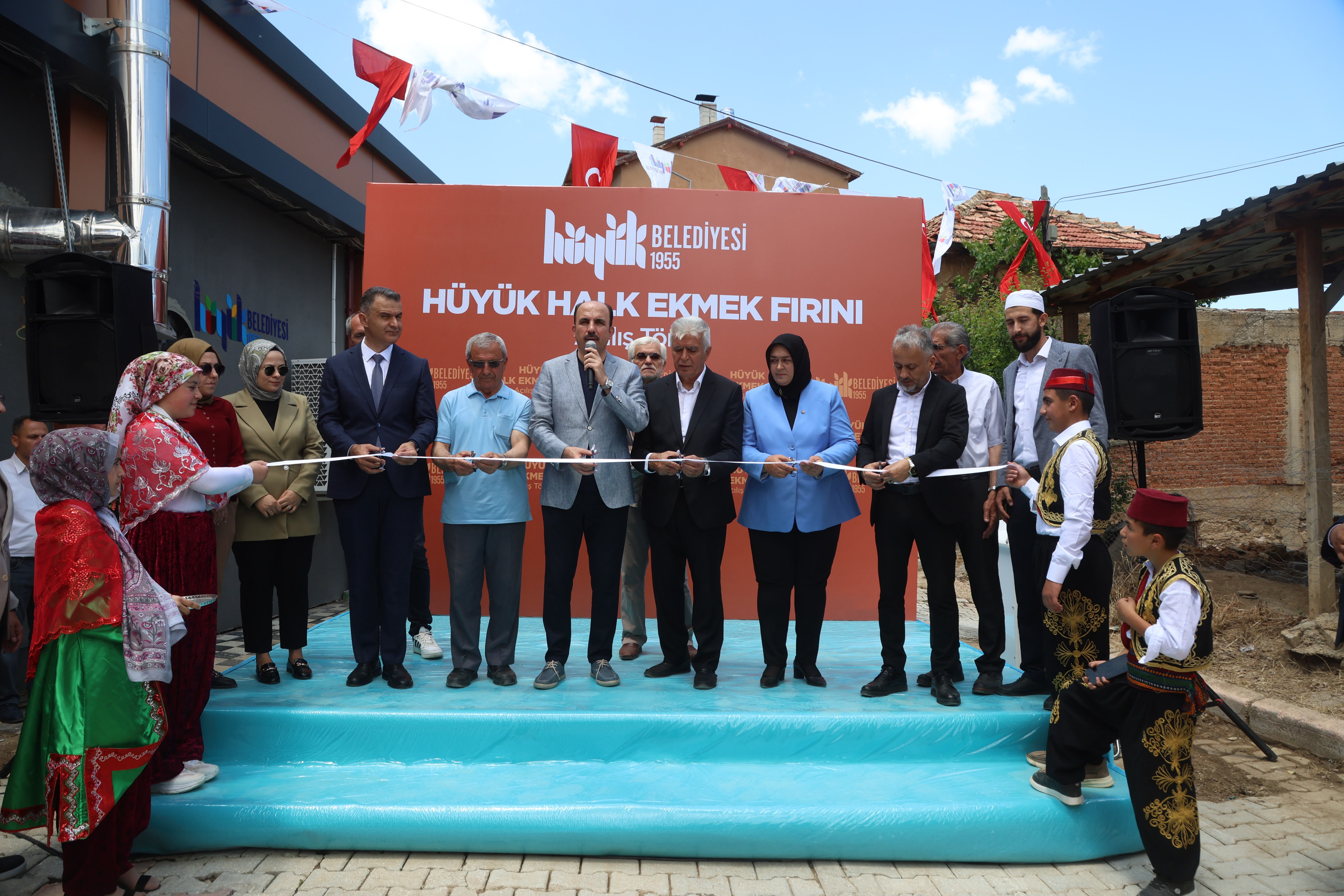 BAŞKAN ALTAY HÜYÜK VE DERBENT’TE ESNAFLA, VATANDAŞLA VE GENÇLERLE BULUŞTU