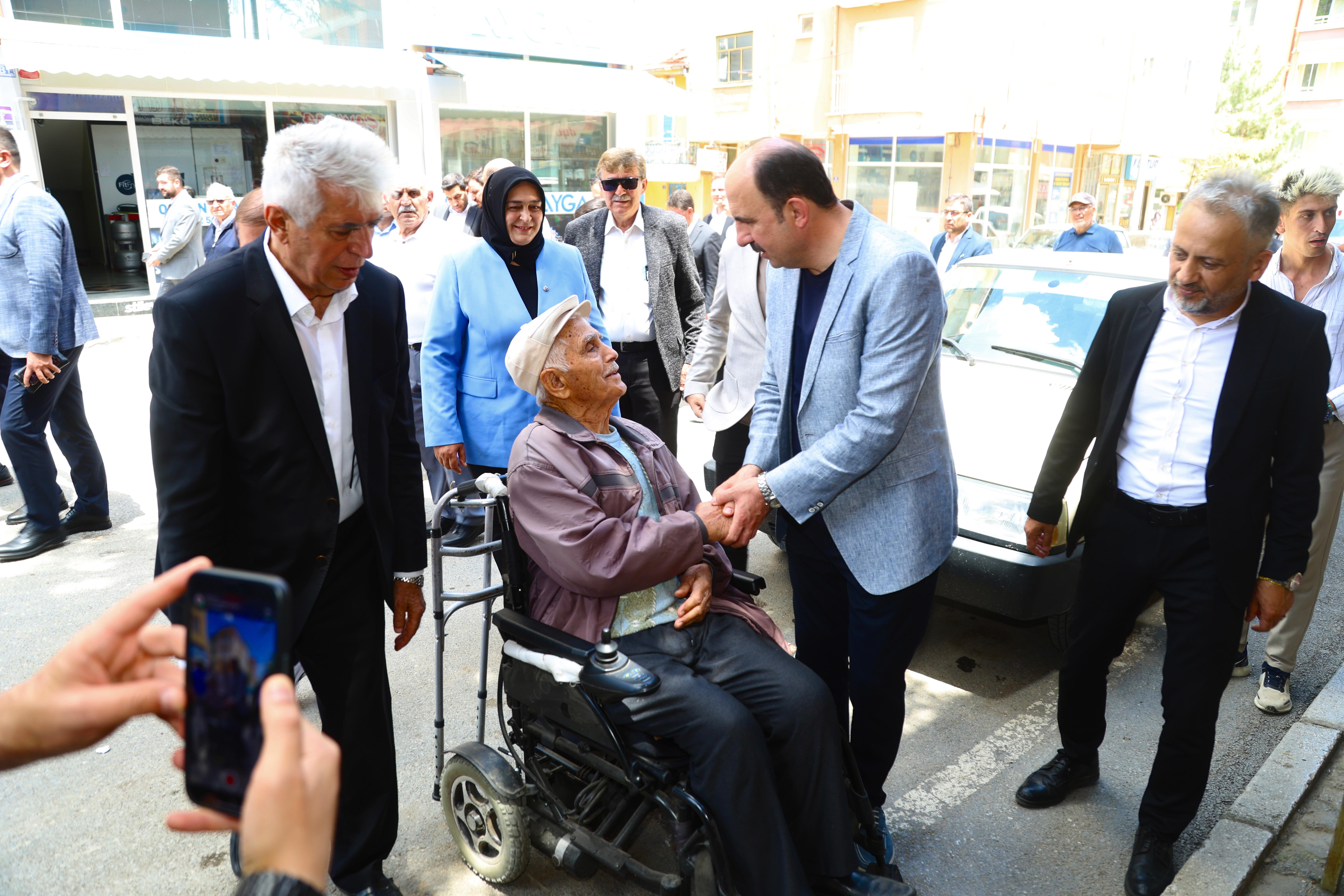 BAŞKAN ALTAY HÜYÜK VE DERBENT’TE ESNAFLA, VATANDAŞLA VE GENÇLERLE BULUŞTU
