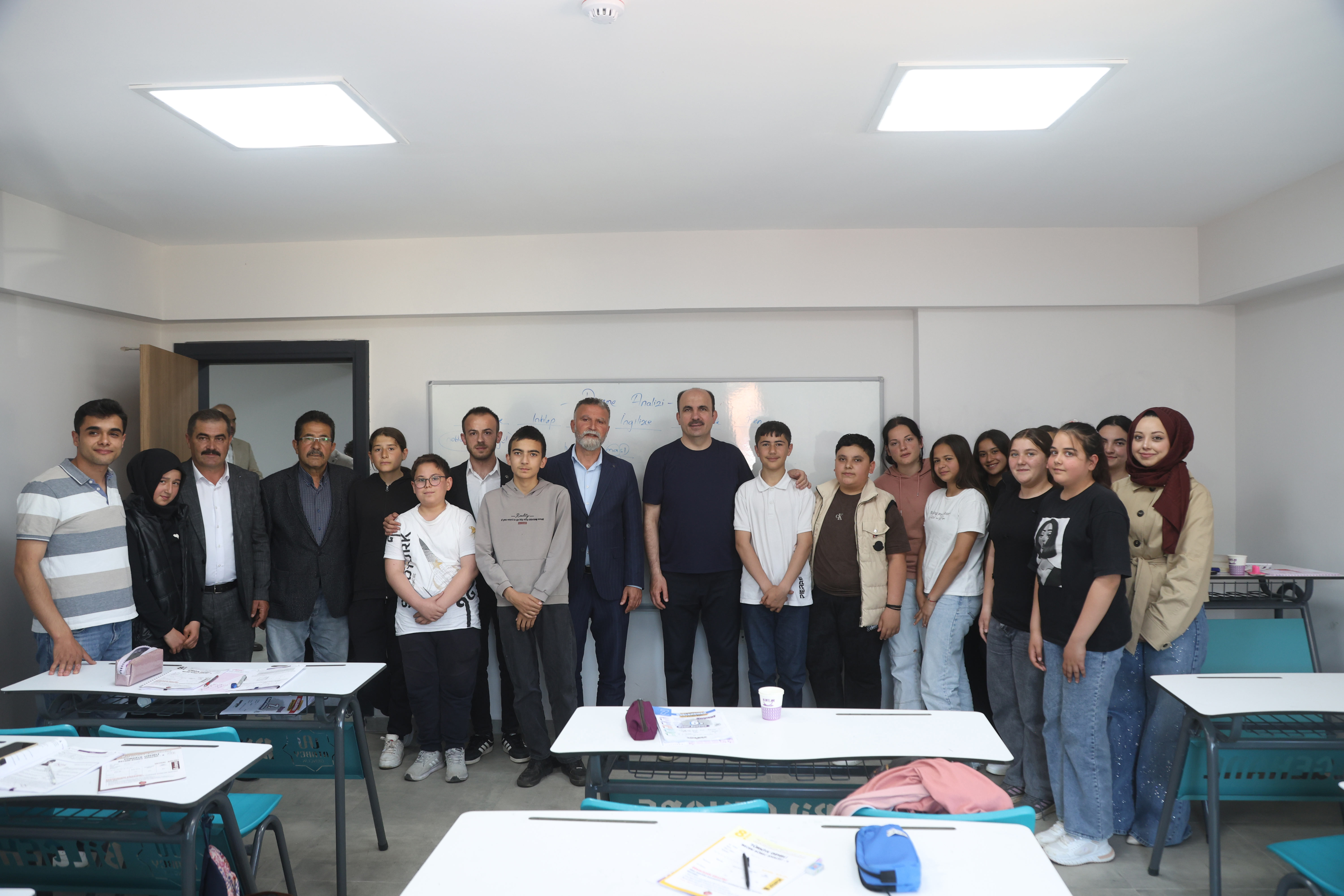 BAŞKAN ALTAY HÜYÜK VE DERBENT’TE ESNAFLA, VATANDAŞLA VE GENÇLERLE BULUŞTU
