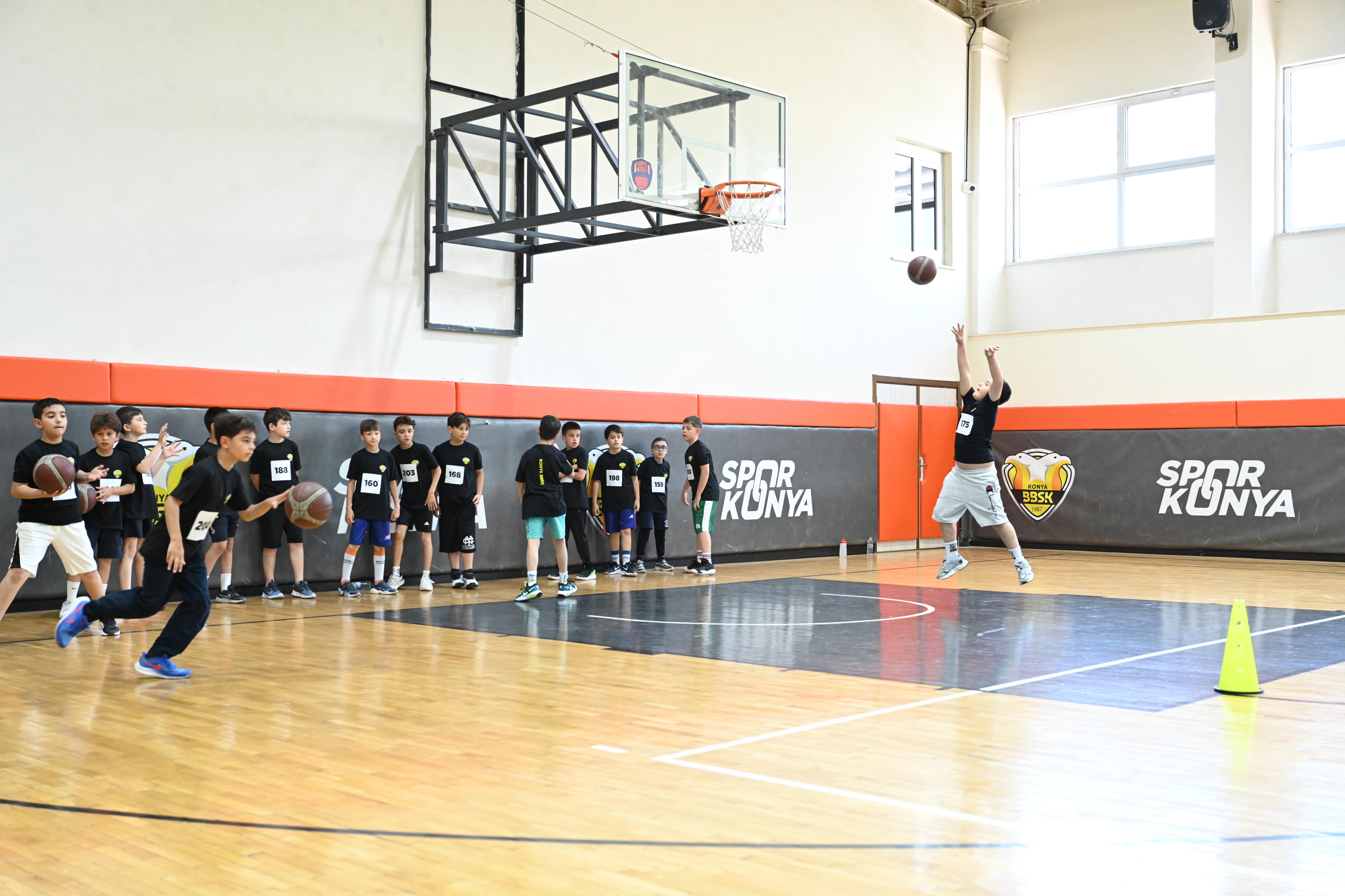 KONYA BÜYÜKŞEHİR’İN GELECEĞİN BASKETBOLCULARINI KEŞFETTİĞİ SEÇMELER BÜYÜK İLGİ GÖRDÜ