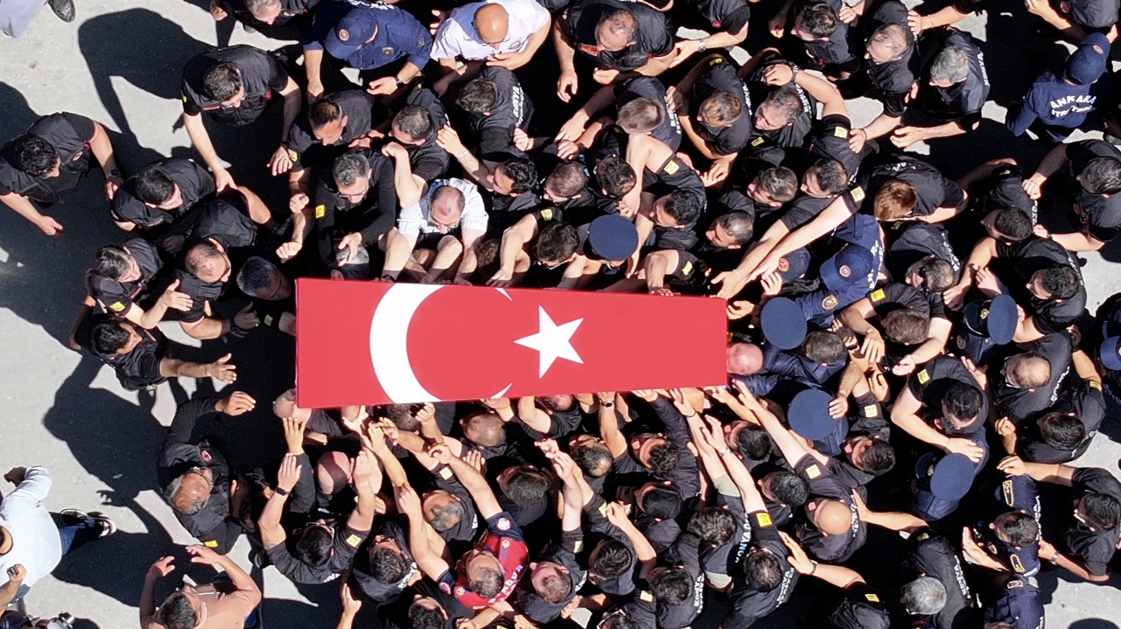 ŞEHİT İTFAİYE ERİMİZ MEHMET TEKELİ SON YOLCULUĞUNA UĞURLANDI
