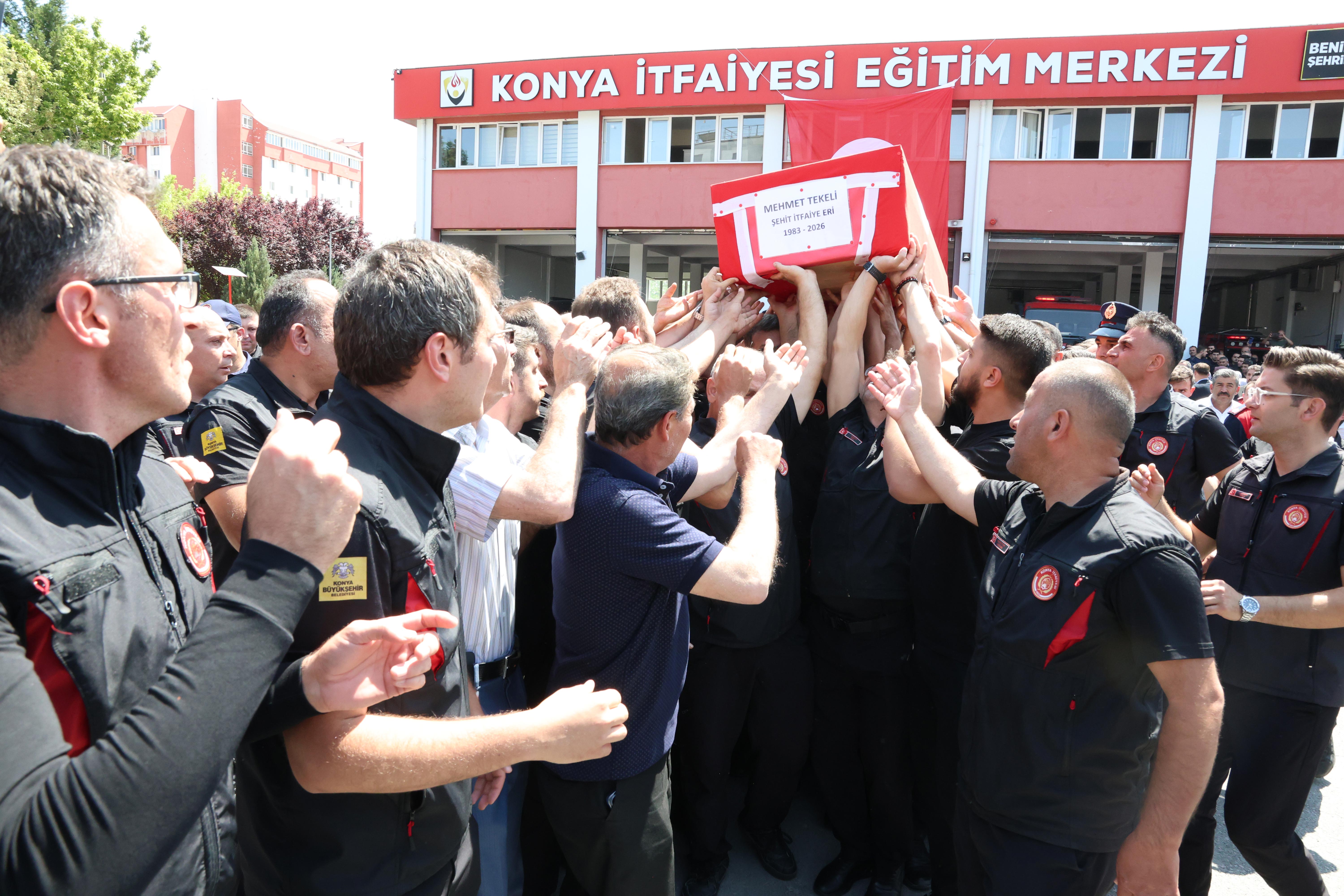 ŞEHİT İTFAİYE ERİMİZ MEHMET TEKELİ SON YOLCULUĞUNA UĞURLANDI