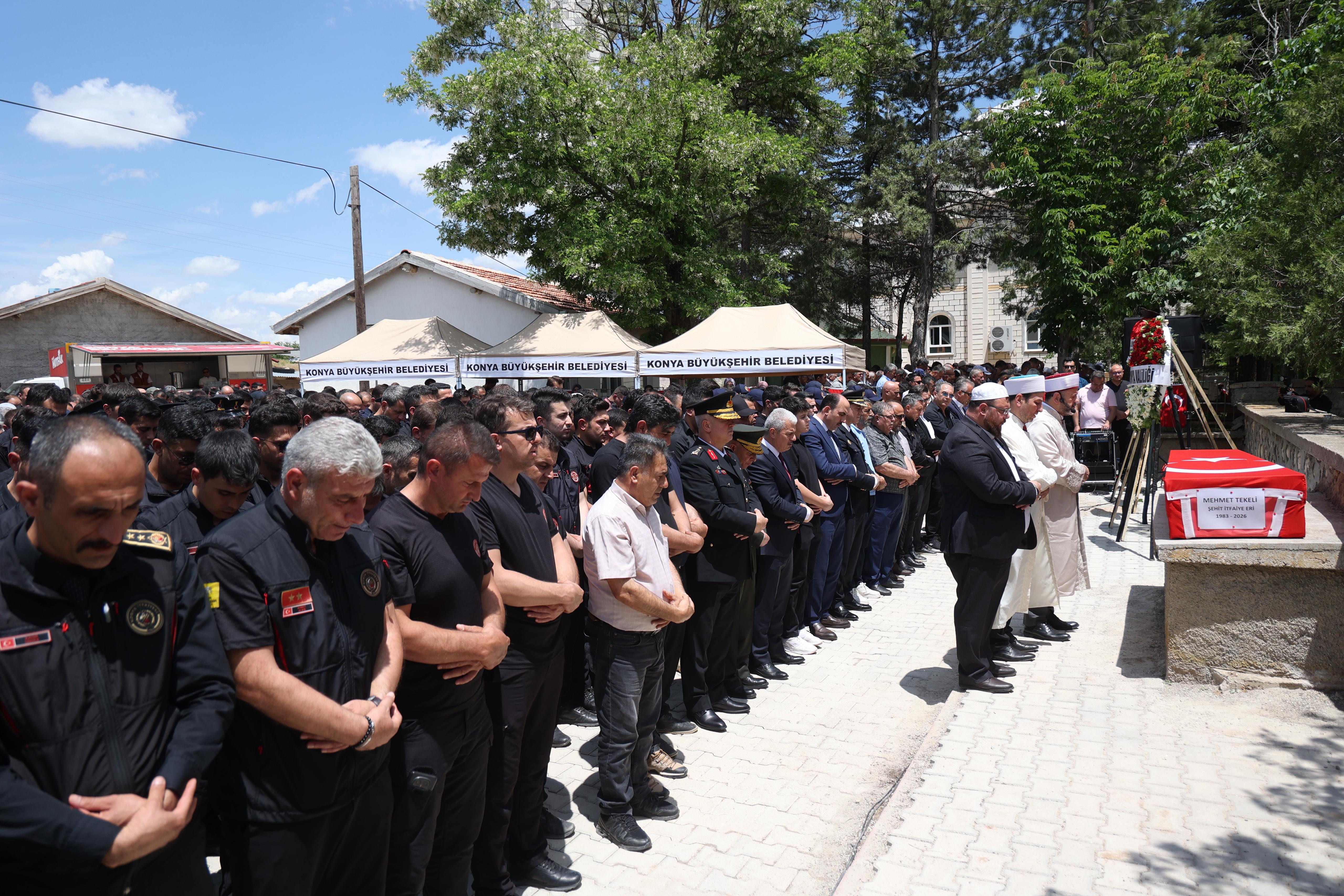 ŞEHİT İTFAİYE ERİMİZ MEHMET TEKELİ SON YOLCULUĞUNA UĞURLANDI
