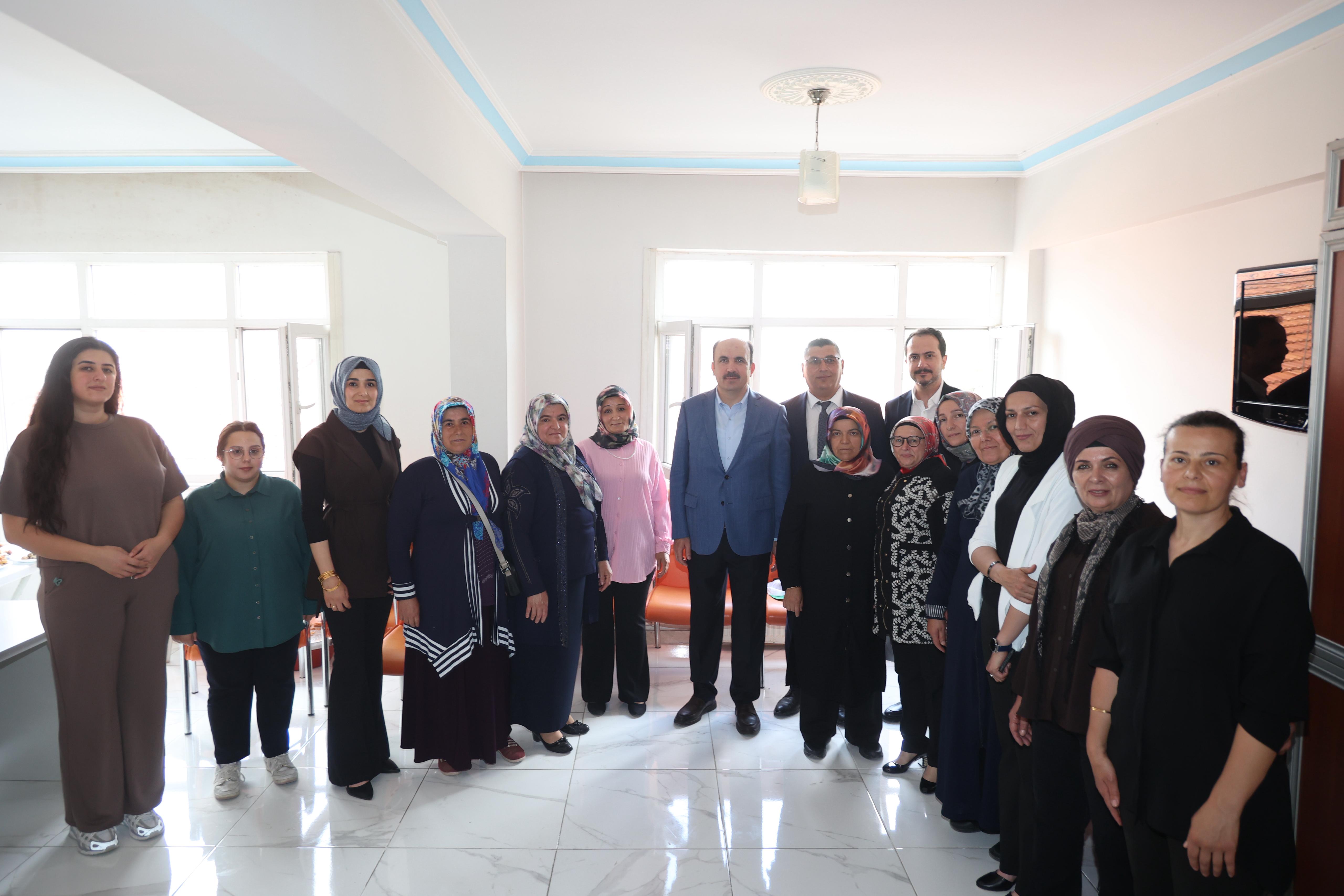 BAŞKAN ALTAY GÜNEYSINIR VE BOZKIR’DA VATANDAŞLARLA BULUŞTU, BOZKIR GRUP SUYU PROJESİ’NİN AÇILIŞI YAPTI