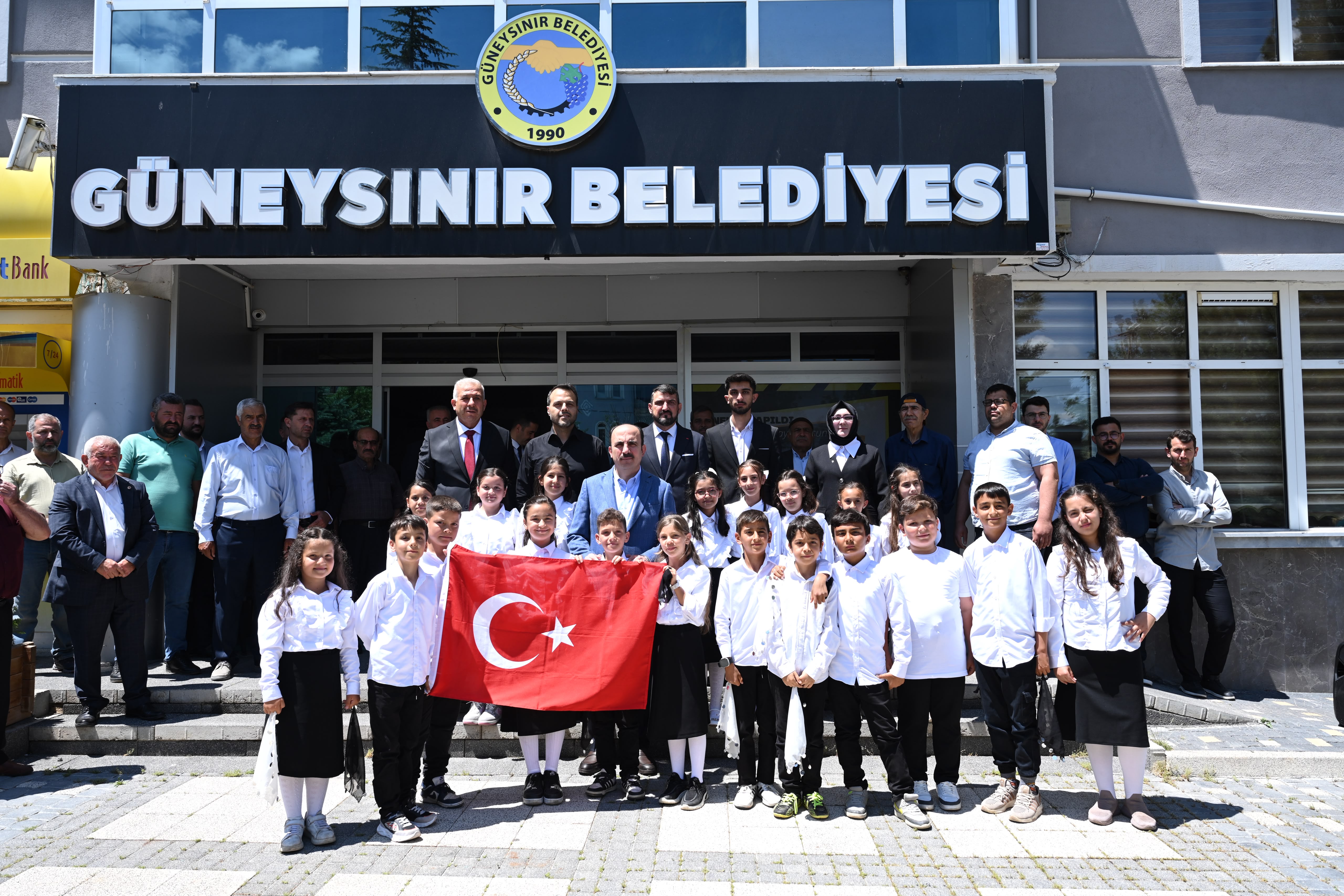 BAŞKAN ALTAY GÜNEYSINIR VE BOZKIR’DA VATANDAŞLARLA BULUŞTU, BOZKIR GRUP SUYU PROJESİ’NİN AÇILIŞI YAPTI