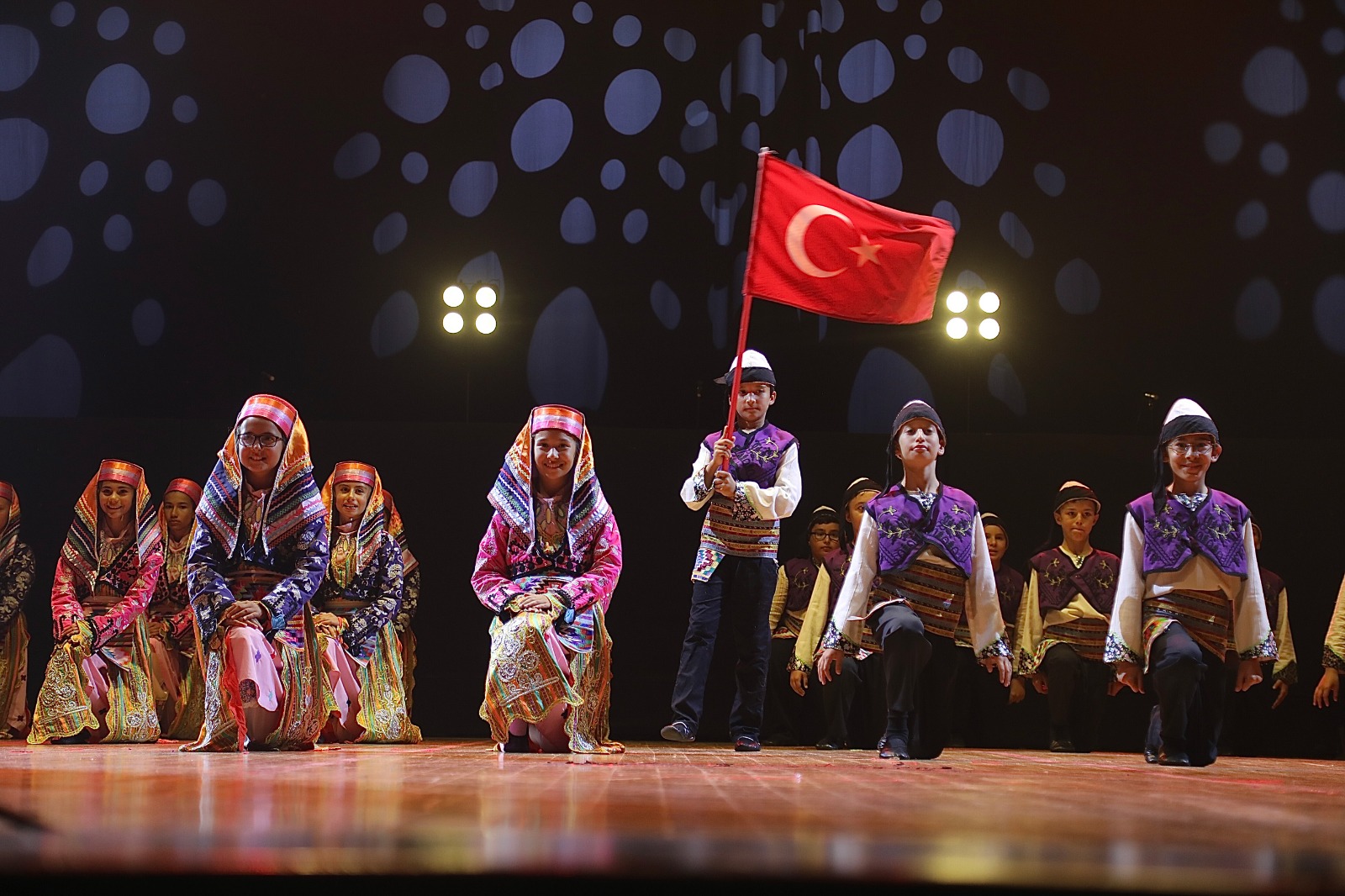 KONYA BÜYÜKŞEHİR HALK OYUNLARI ŞÖLENİ'NDE HEYECAN BAŞLIYOR