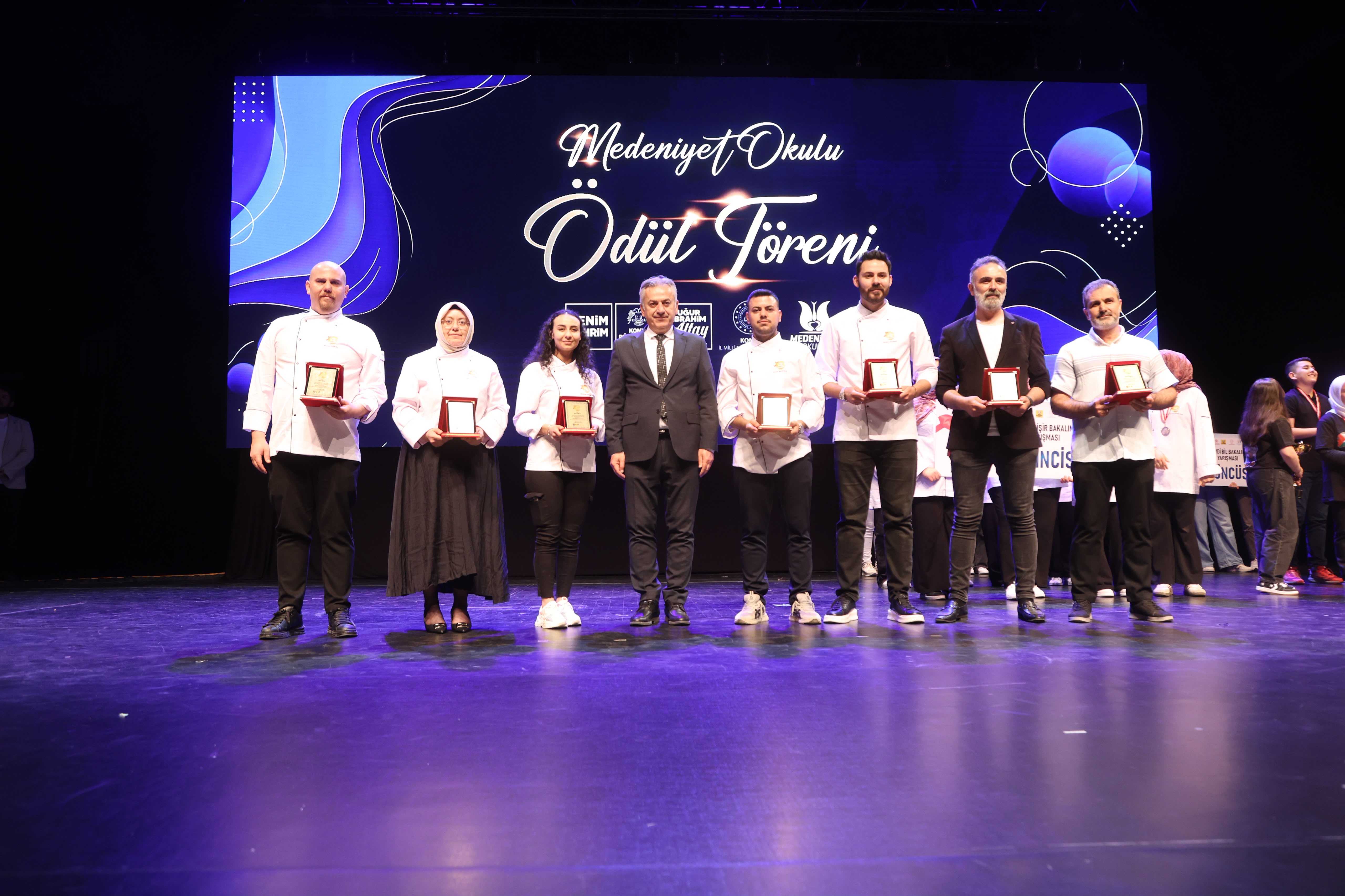BAŞKAN ALTAY, 31 İLÇEDE “HAYDİ” YARIŞMALARINA KATILAN TÜM ÖĞRENCİLERİ TEBRİK ETTİ