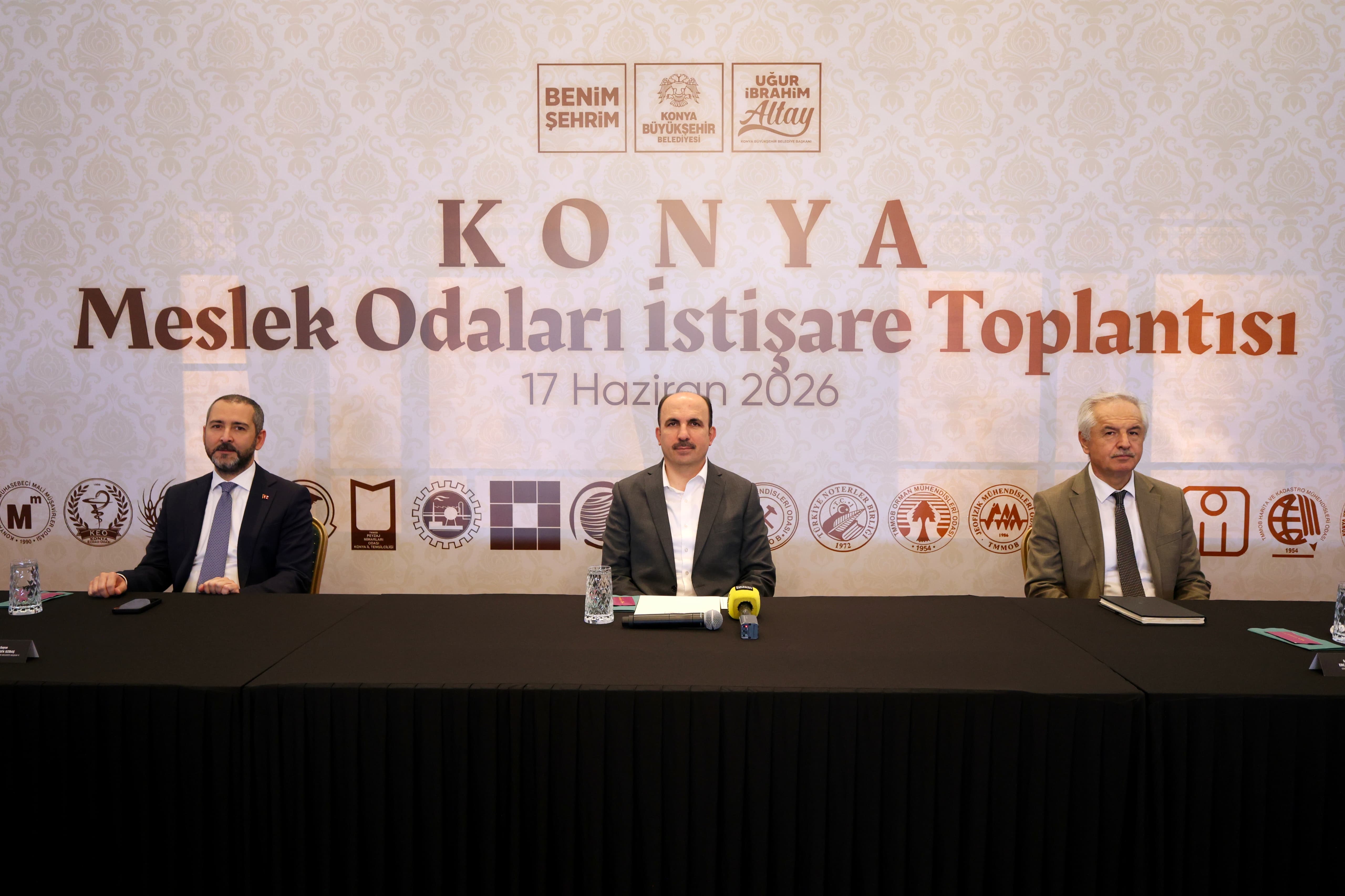 BAŞKAN ALTAY MESLEK ODALARININ BAŞKANLARIYLA İSTİŞARE TOPLANTISINDA BULUŞTU