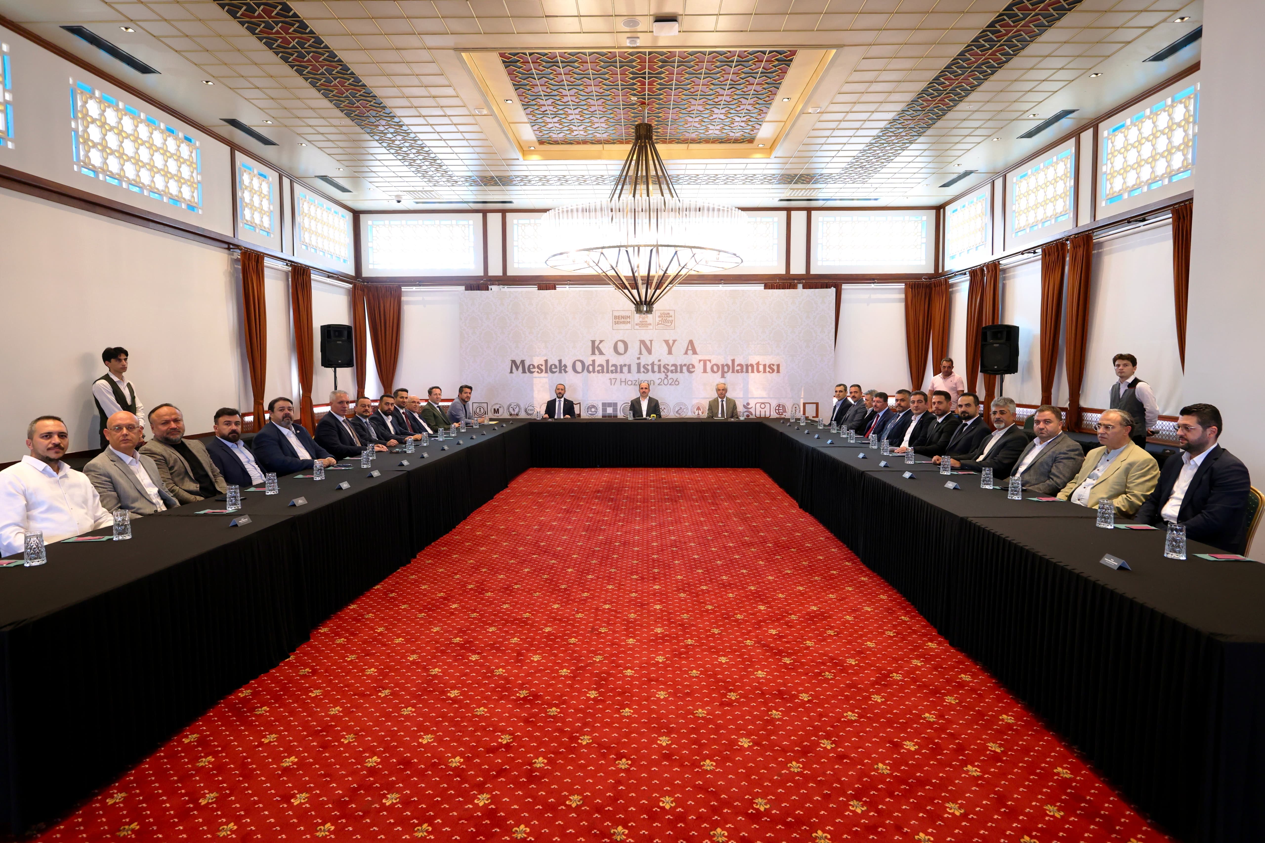 BAŞKAN ALTAY MESLEK ODALARININ BAŞKANLARIYLA İSTİŞARE TOPLANTISINDA BULUŞTU