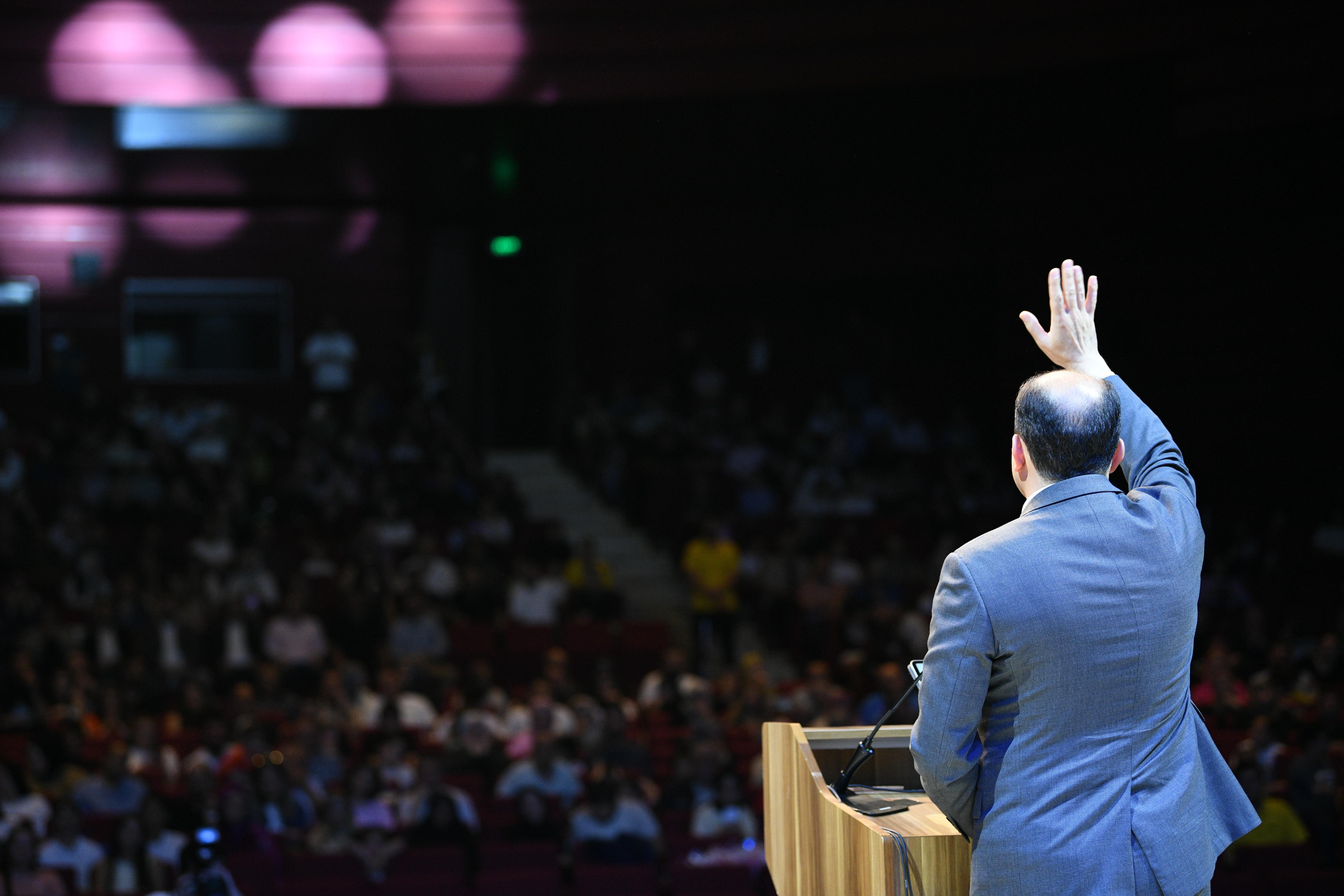 BAŞKAN ALTAY: “5’İNCİSİNİ DÜZENLEDİĞİMİZ HALK OYUNLARI ŞÖLENİ ARTIK ŞEHRİMİZ İÇİN DEVASA BİR KÜLTÜR ŞÖLENİDİR”