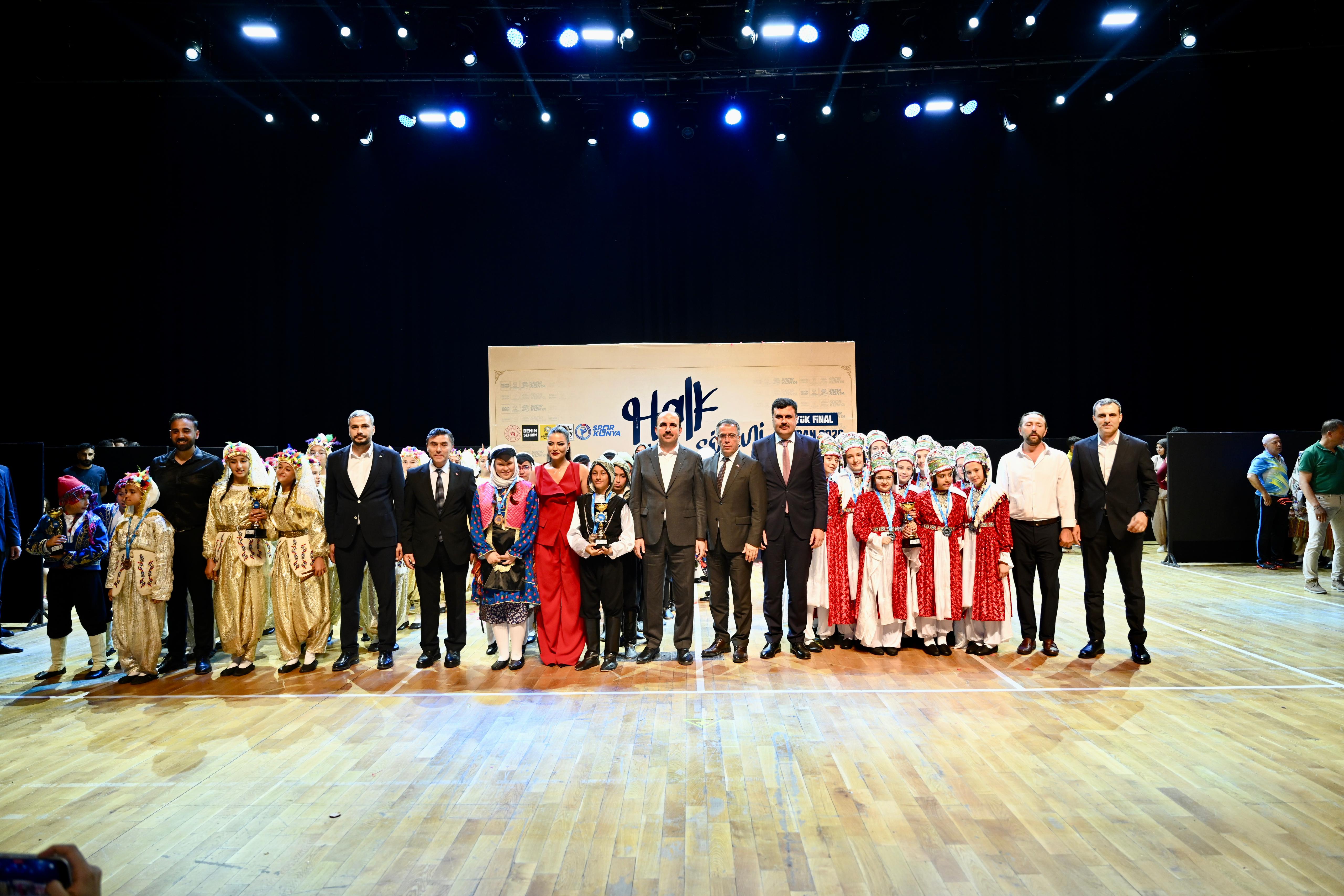 BAŞKAN ALTAY: “5’İNCİSİNİ DÜZENLEDİĞİMİZ HALK OYUNLARI ŞÖLENİ ARTIK ŞEHRİMİZ İÇİN DEVASA BİR KÜLTÜR ŞÖLENİDİR”