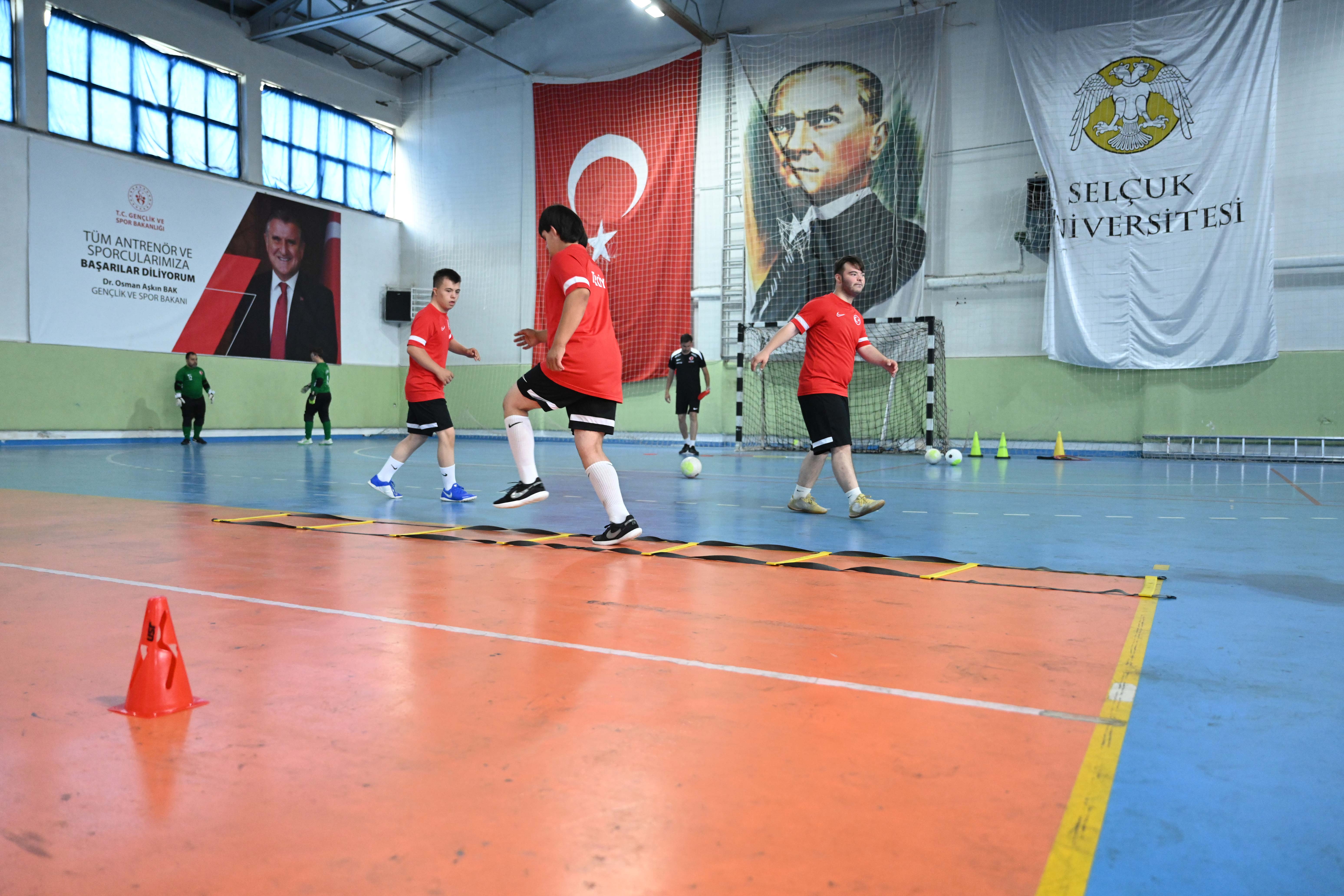 DÜNYA KUPASI’NA HAZIRLANAN ÖZEL SPORCULARIN GÜÇ MERKEZİ YİNE KONYA OLDU