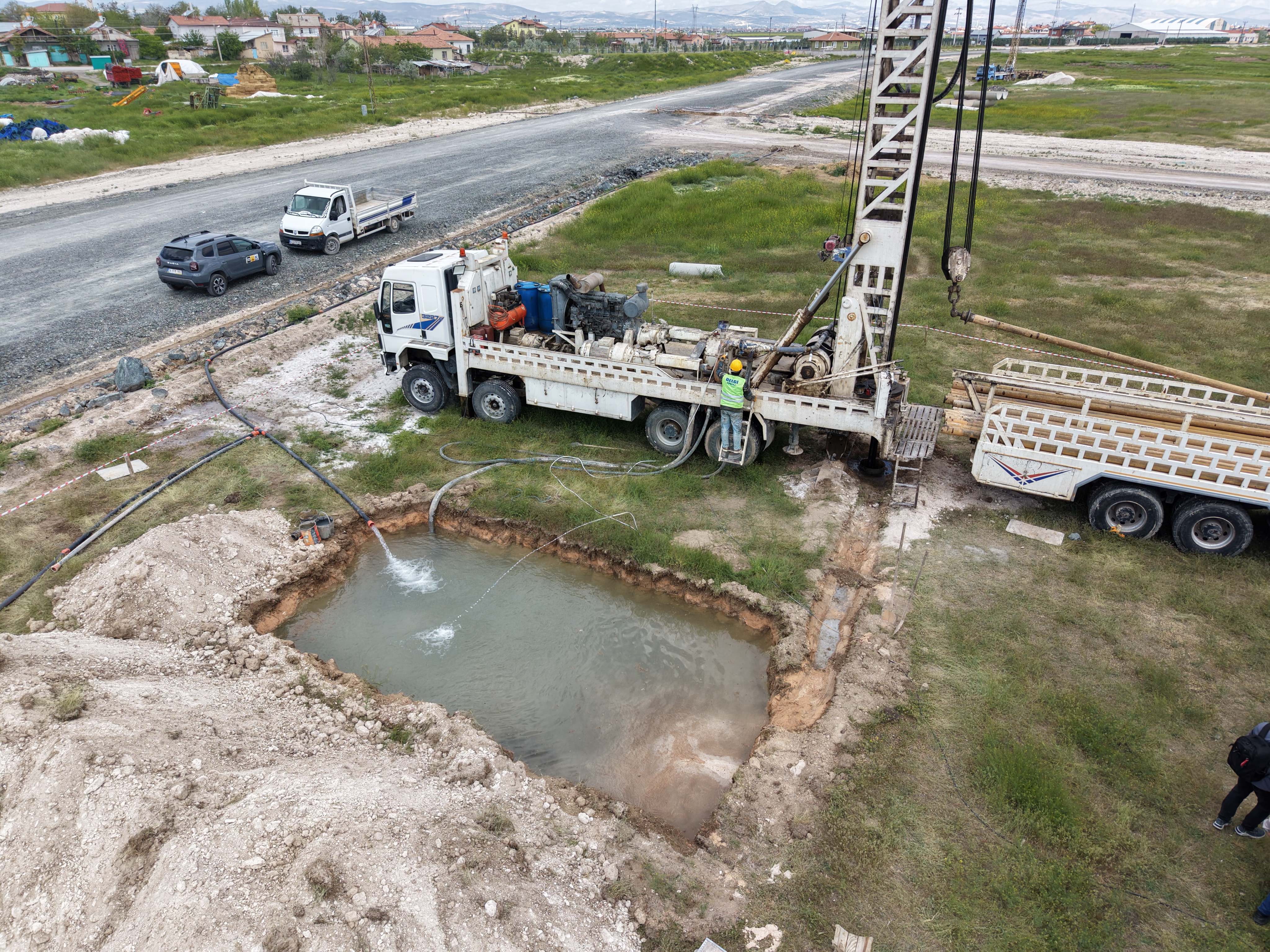 BAŞKAN ALTAY KONYALILARIN SU SIKINTISI YAŞAMAMASI İÇİN 135 NOKTADA SU TEMİN ÇALIŞMASI BAŞLATTIKLARINI AÇIKLADI