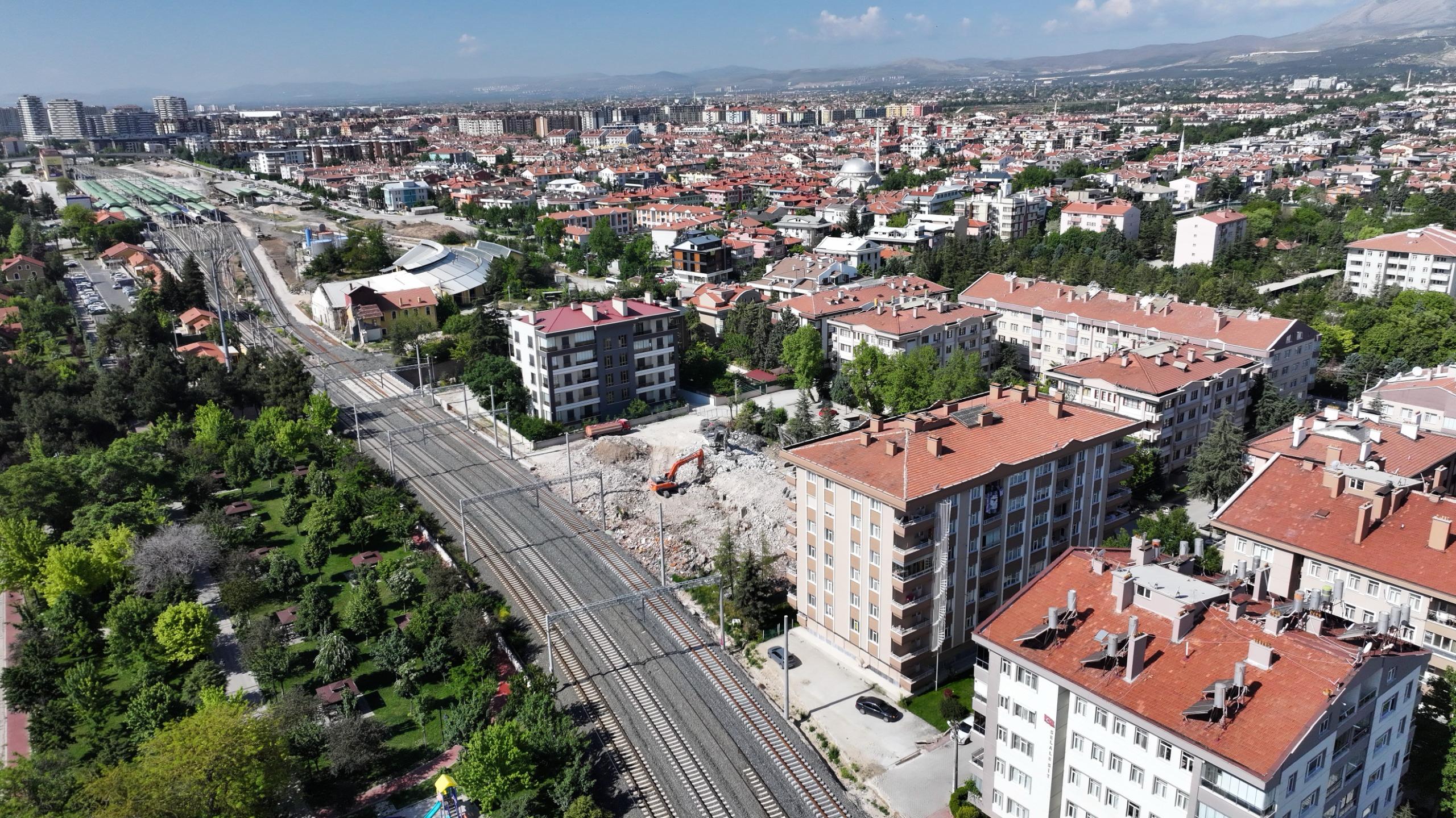 BAŞKAN ALTAY: “KONYARAY PROJESİ KAPSAMINDA DEMİRYOLU CADDESİ’NDE KESİNTİSİZ BİR ULAŞIM KORİDORU OLUŞTURUYORUZ”