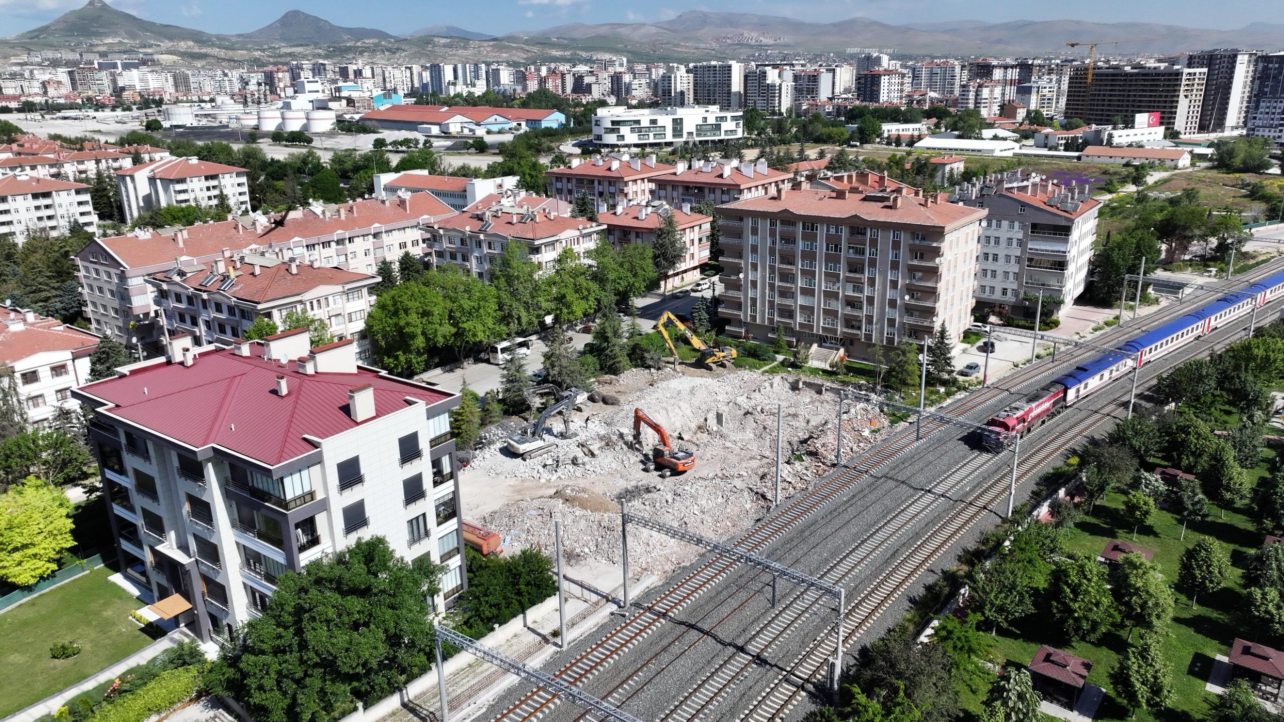 BAŞKAN ALTAY: “KONYARAY PROJESİ KAPSAMINDA DEMİRYOLU CADDESİ’NDE KESİNTİSİZ BİR ULAŞIM KORİDORU OLUŞTURUYORUZ”
