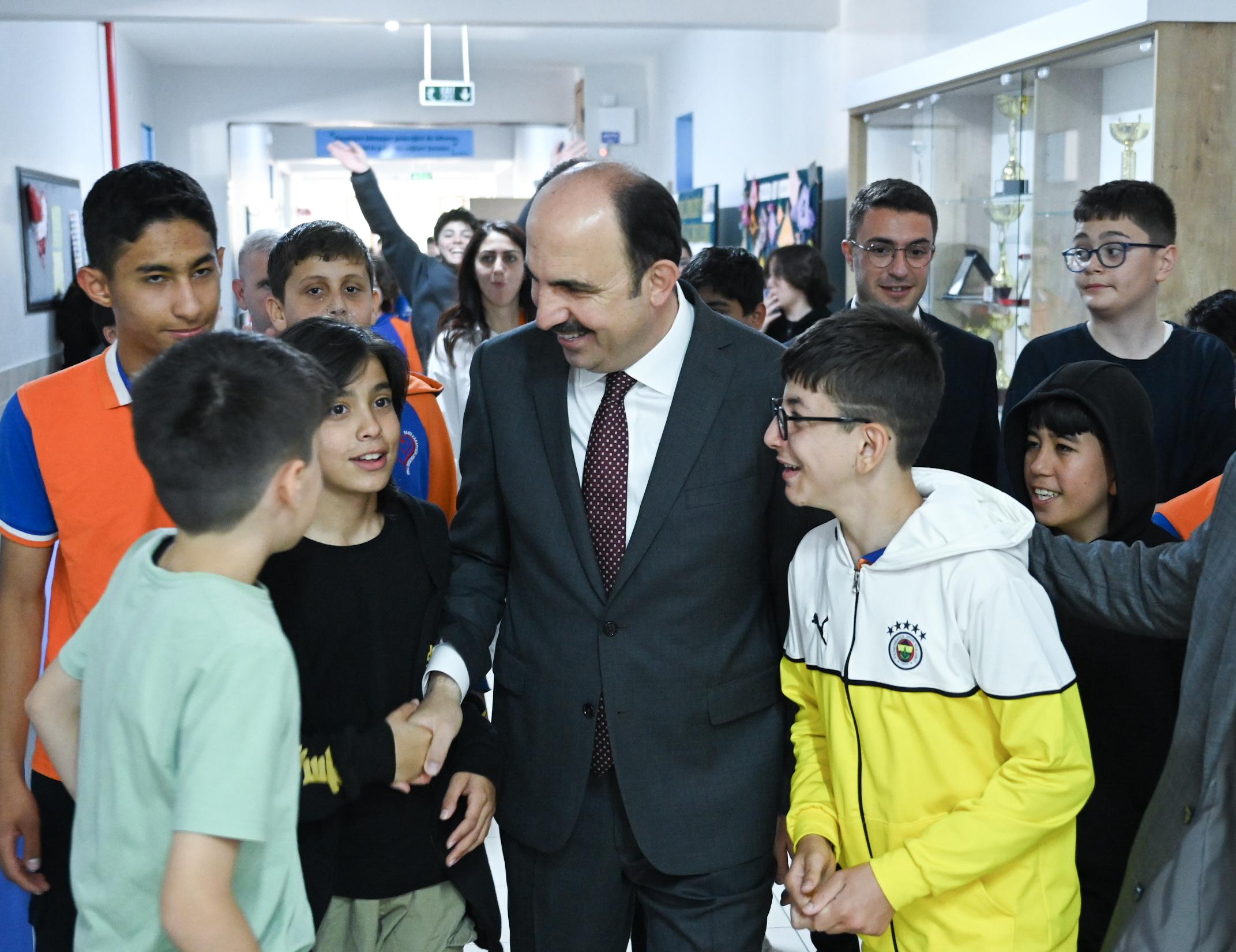 BAŞKAN ALTAY KARNE ALAN TÜM ÖĞRENCİLERİ TEBRİK ETTİ