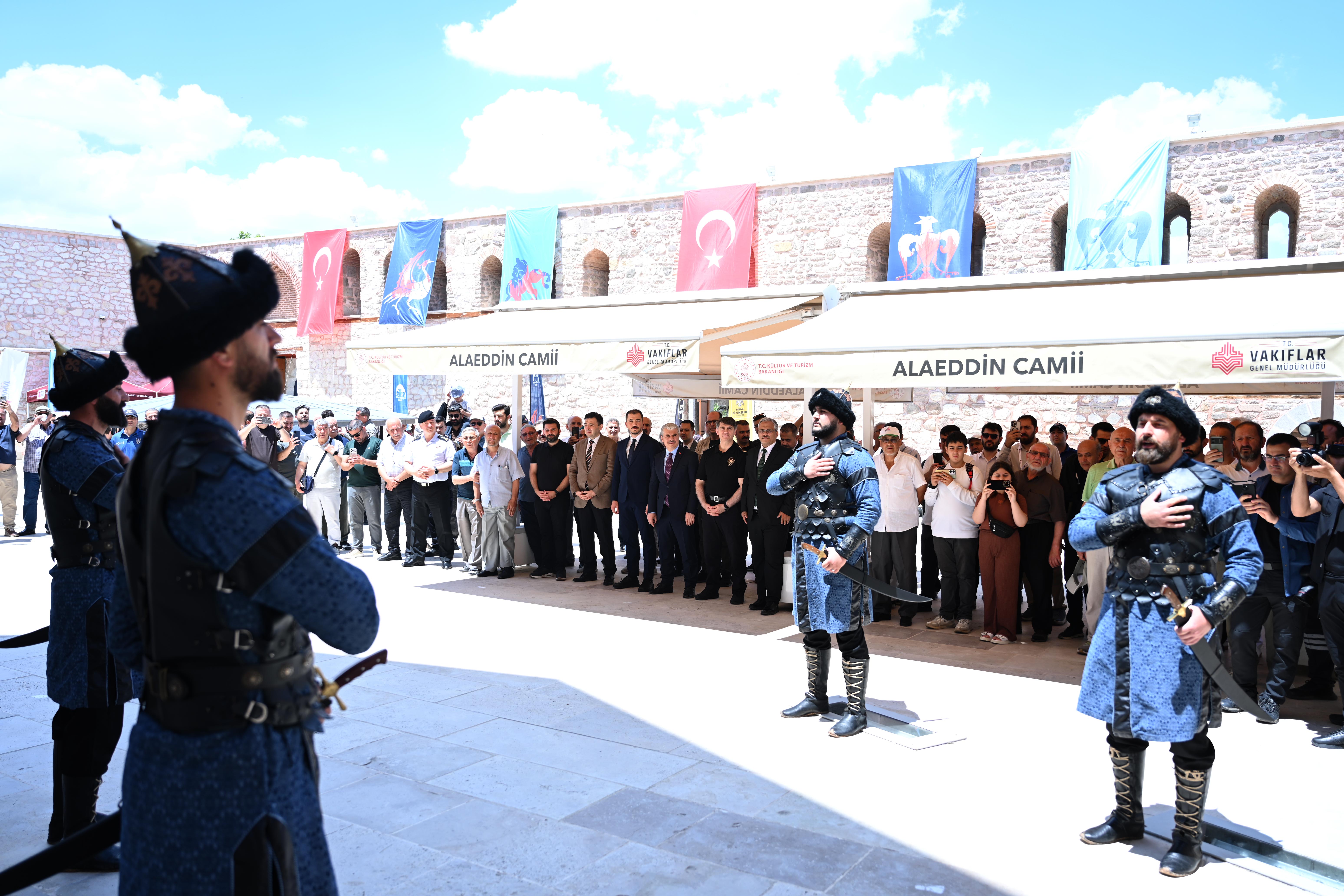 KONYA’NIN DARÜLMÜLK OLUŞUNUN 929. YILINDA SELÇUKLU SULTANLARI ANILDI
